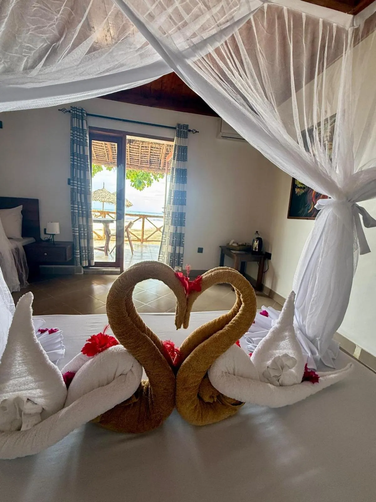 Bedroom, Bed in Mambo Ocean Resort