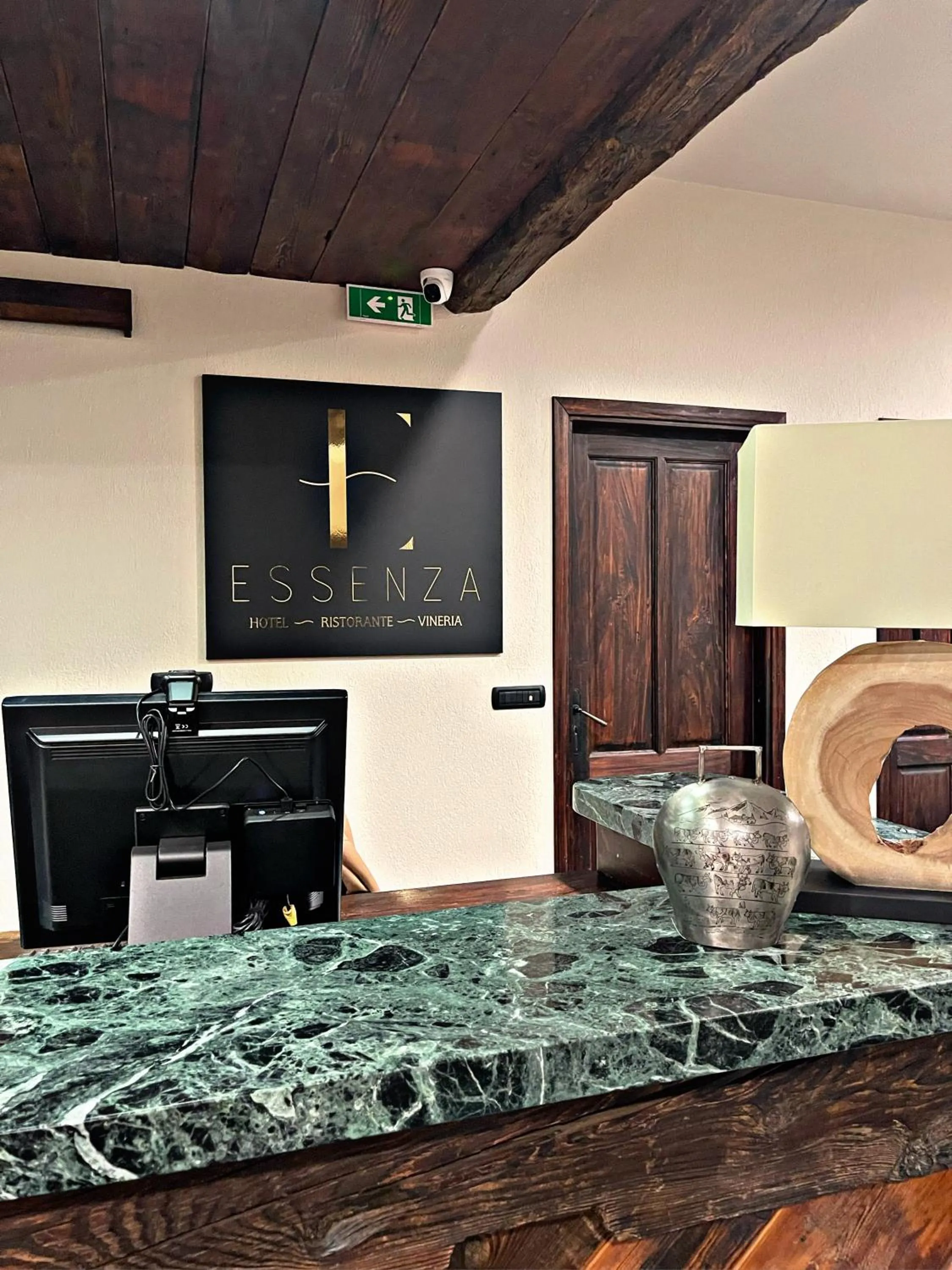 Lobby or reception in Essenza Hotel