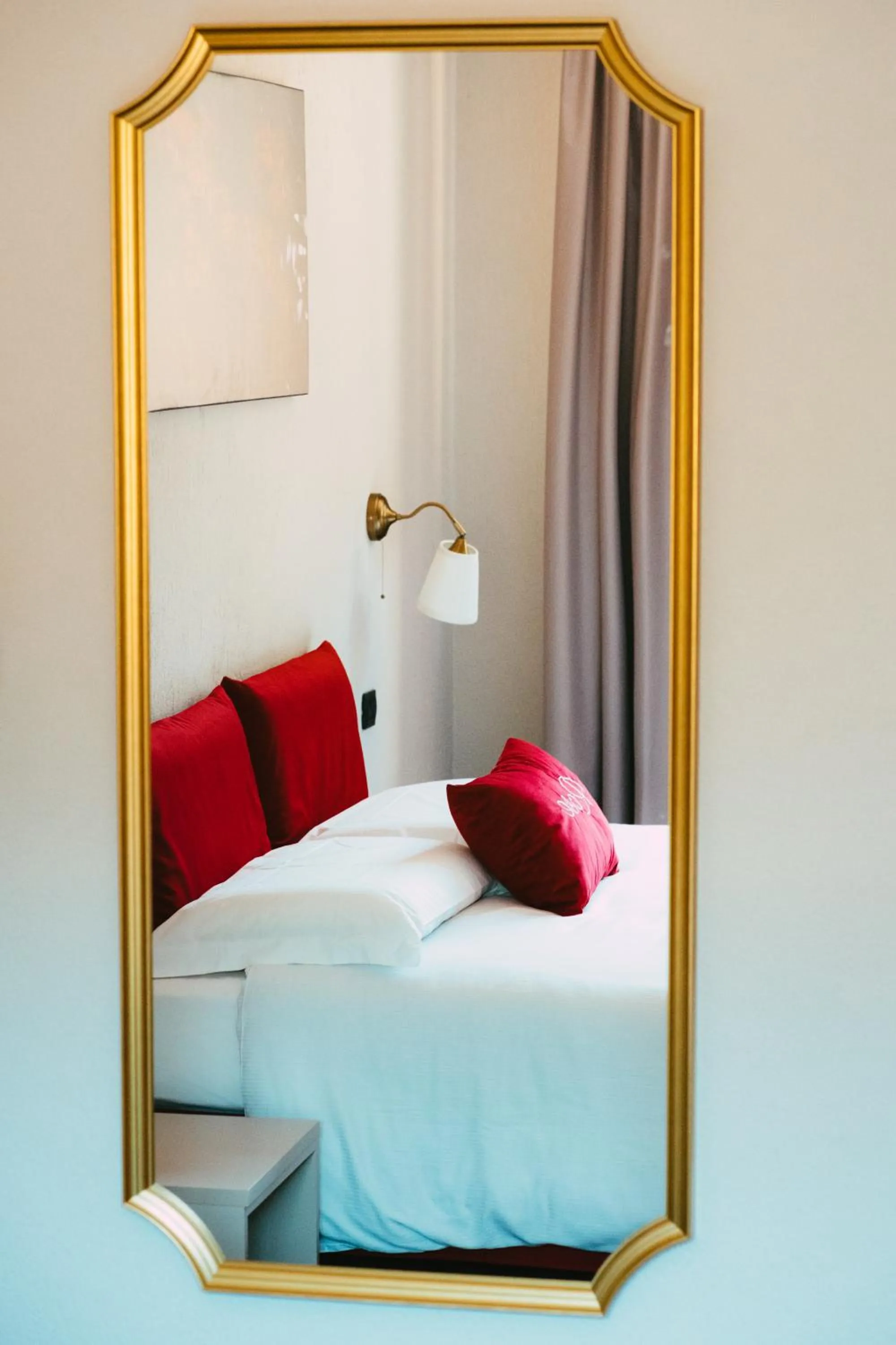 Bed in Essenza Hotel