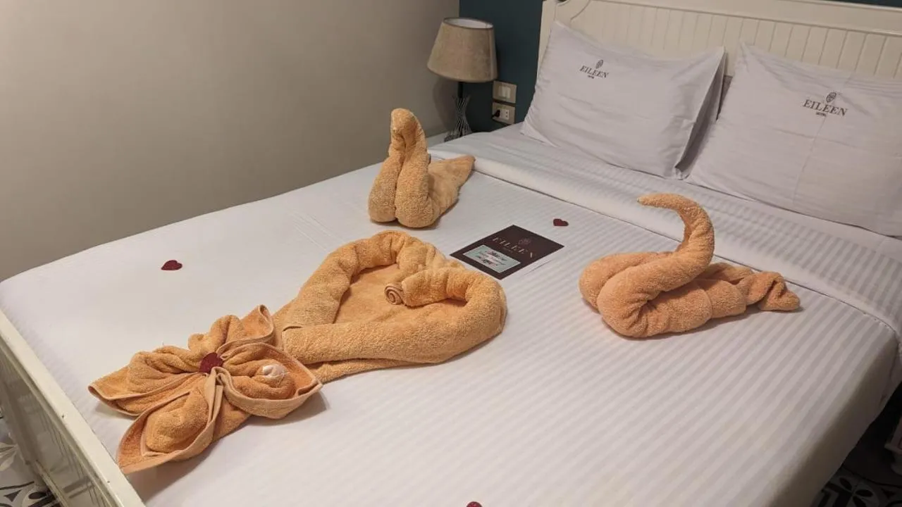 Bed in Eileen Hotel Cairo