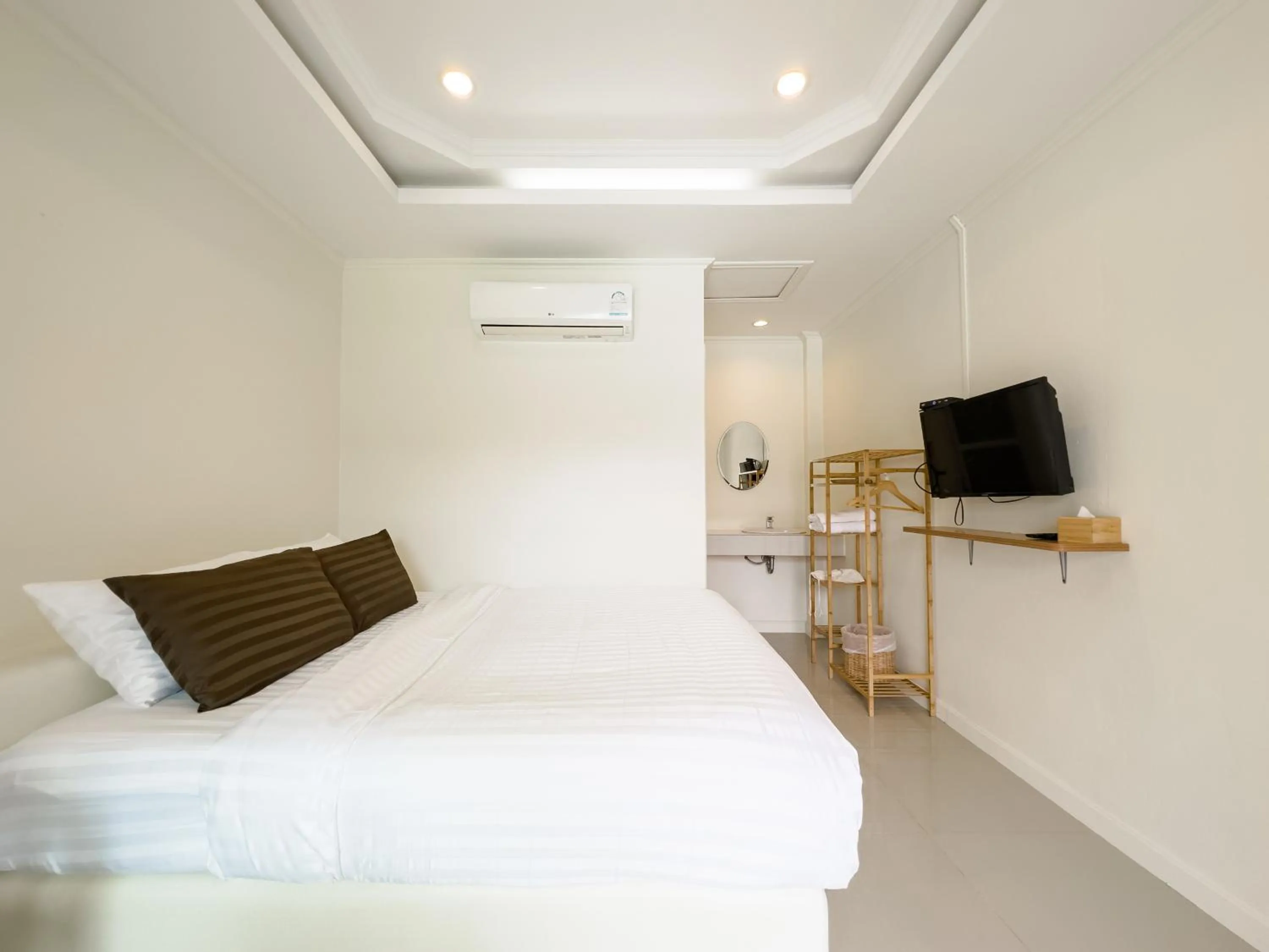 Bed in Sun and Sea KohLarn