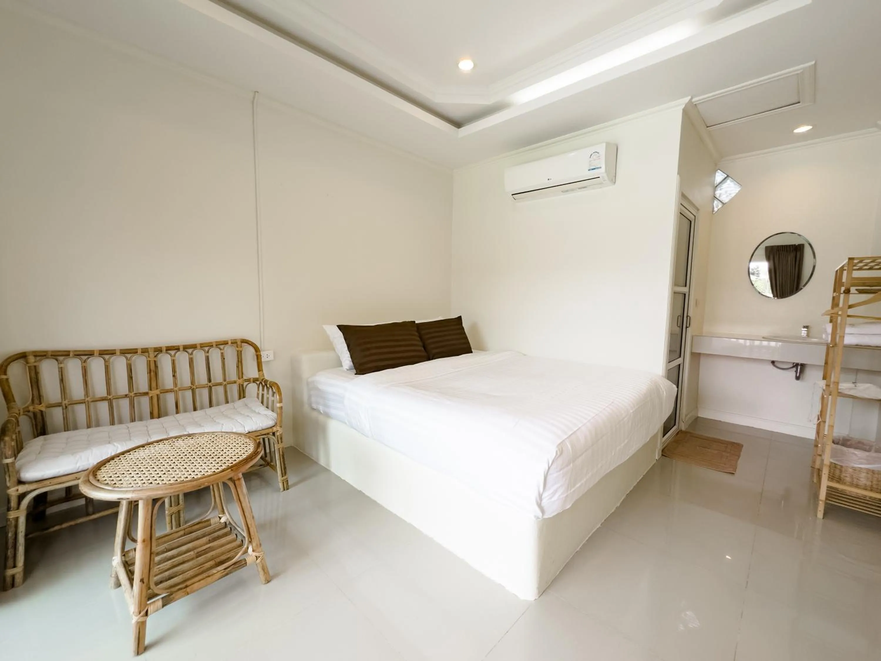 Bed in Sun and Sea KohLarn