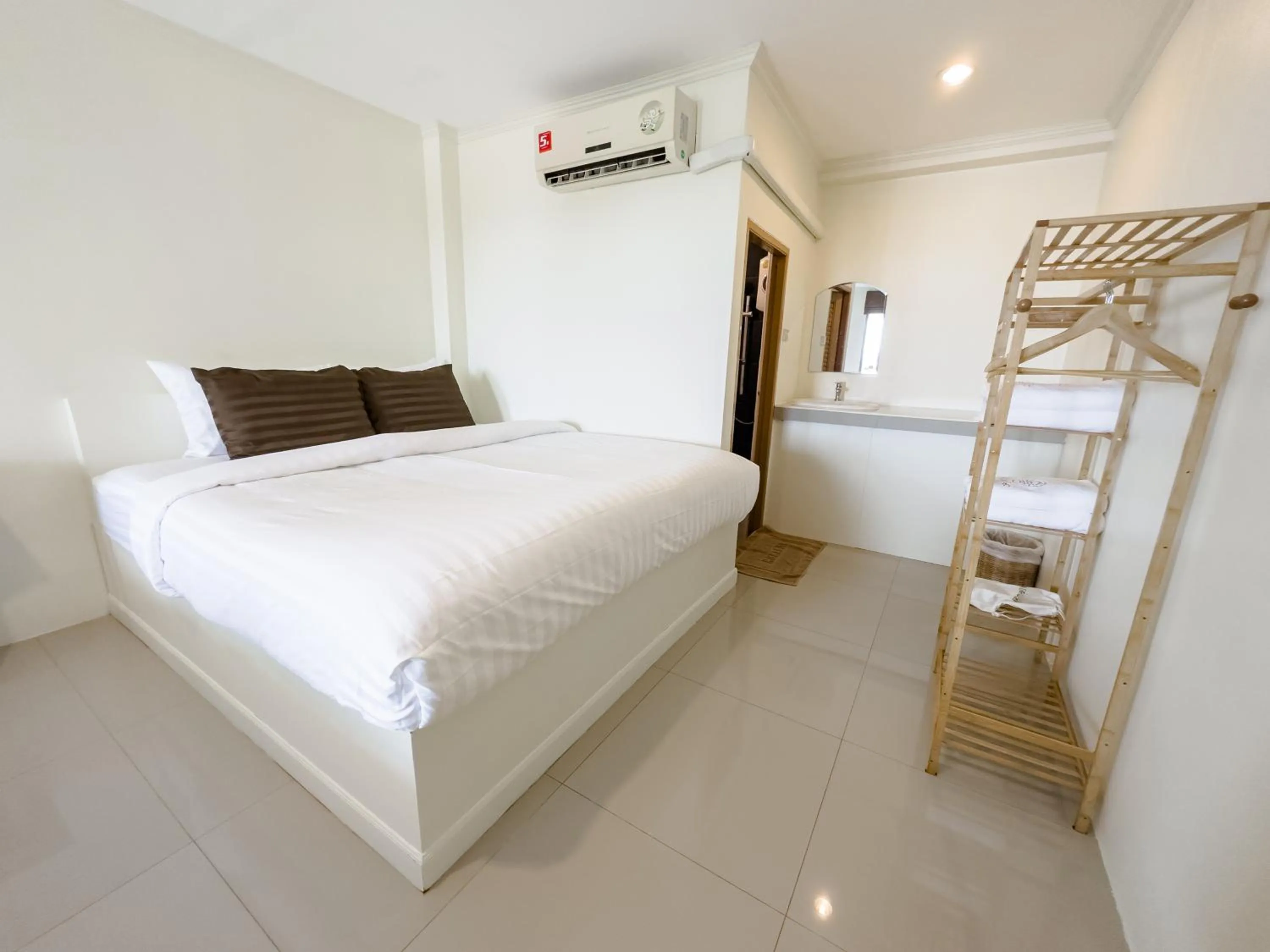 Bed in Sun and Sea KohLarn