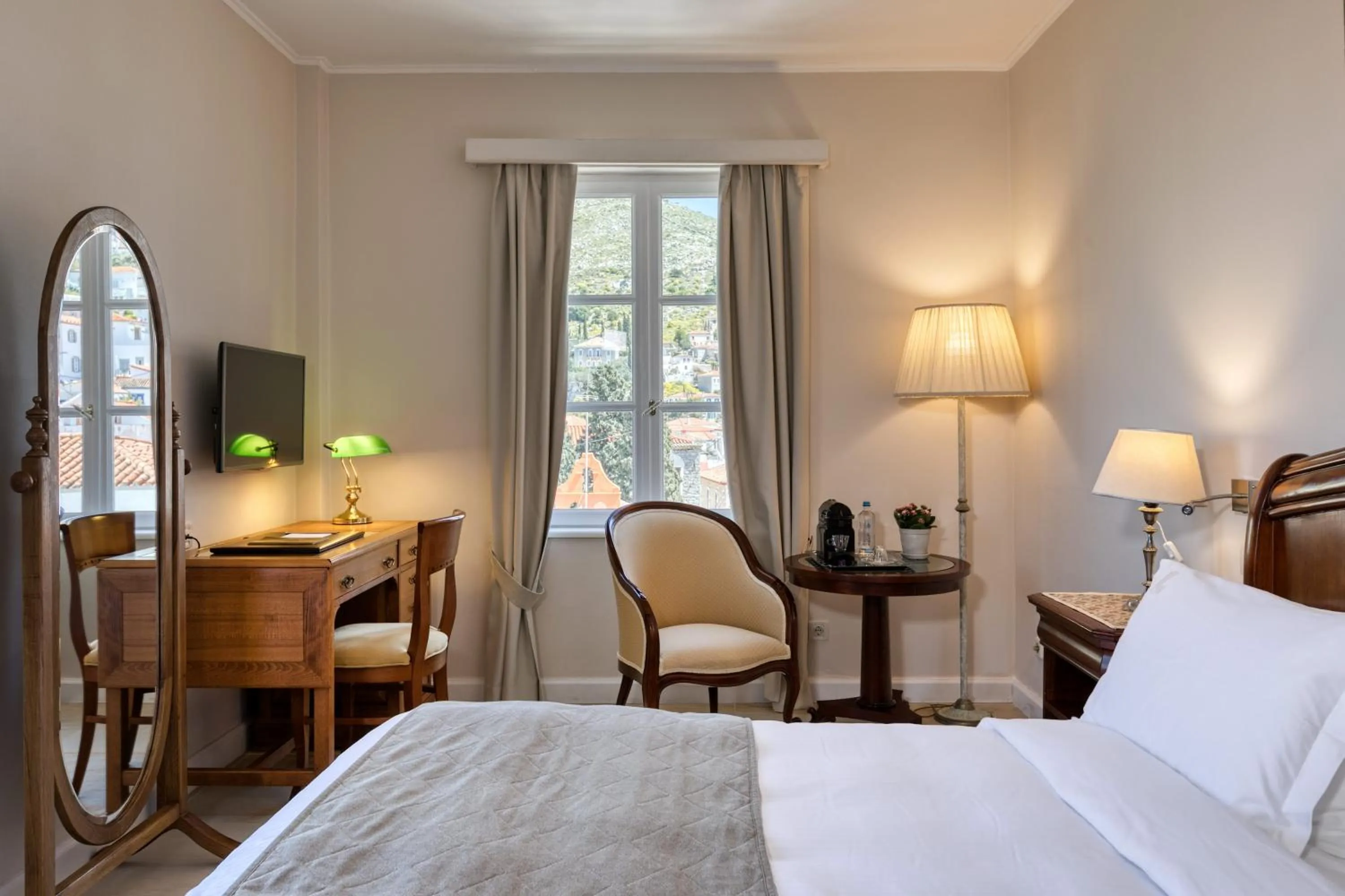 Bedroom, Bed in Hotel Leto Hydra