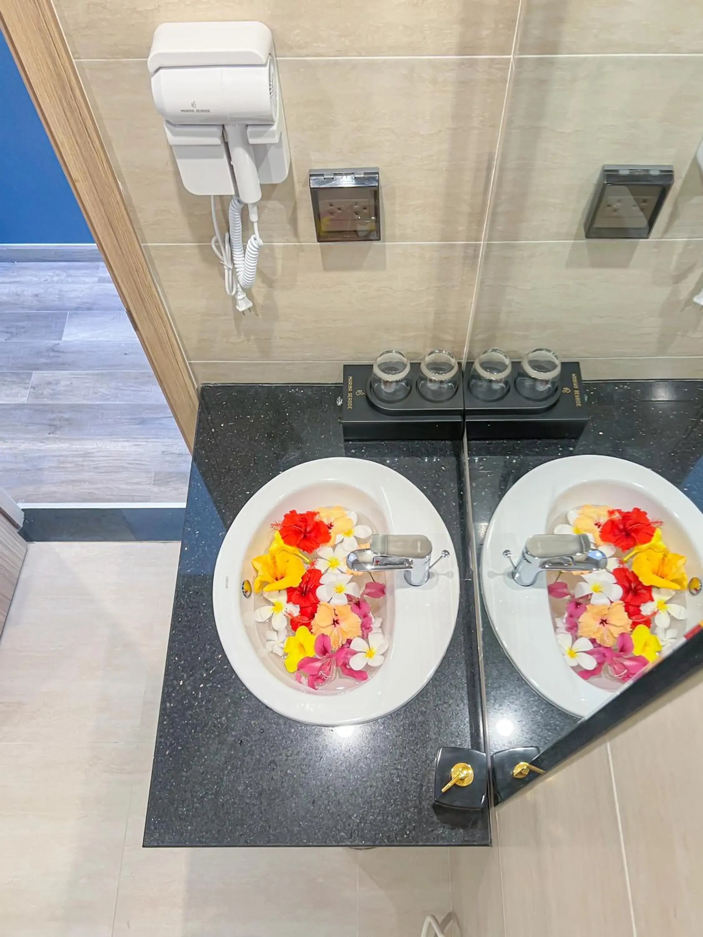 Deluxe King Balcony - 3 hours day use in MARINA SEASIDE BOUTIQUE HOTEL PHU QUOC - Early Checkin Deluxe King Balcony - 3 hours day use in MARINA SEASIDE BOUTIQUE HOTEL PHU QUOC - Early Checkin