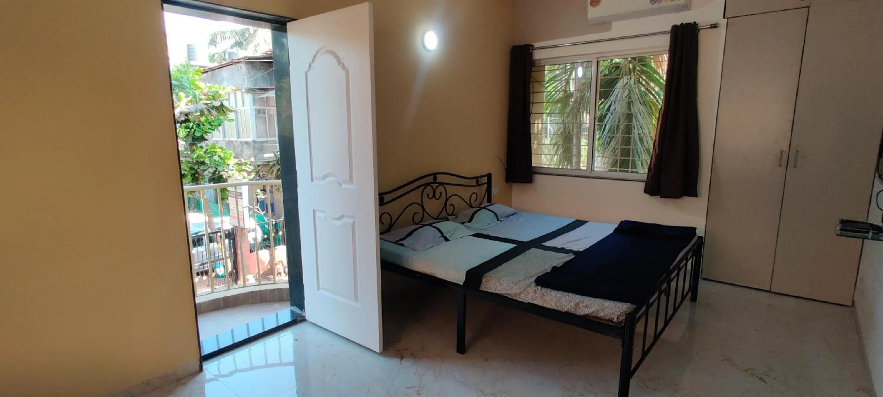 Balcony/Terrace, Bed in Shree Swami Samarth Resort