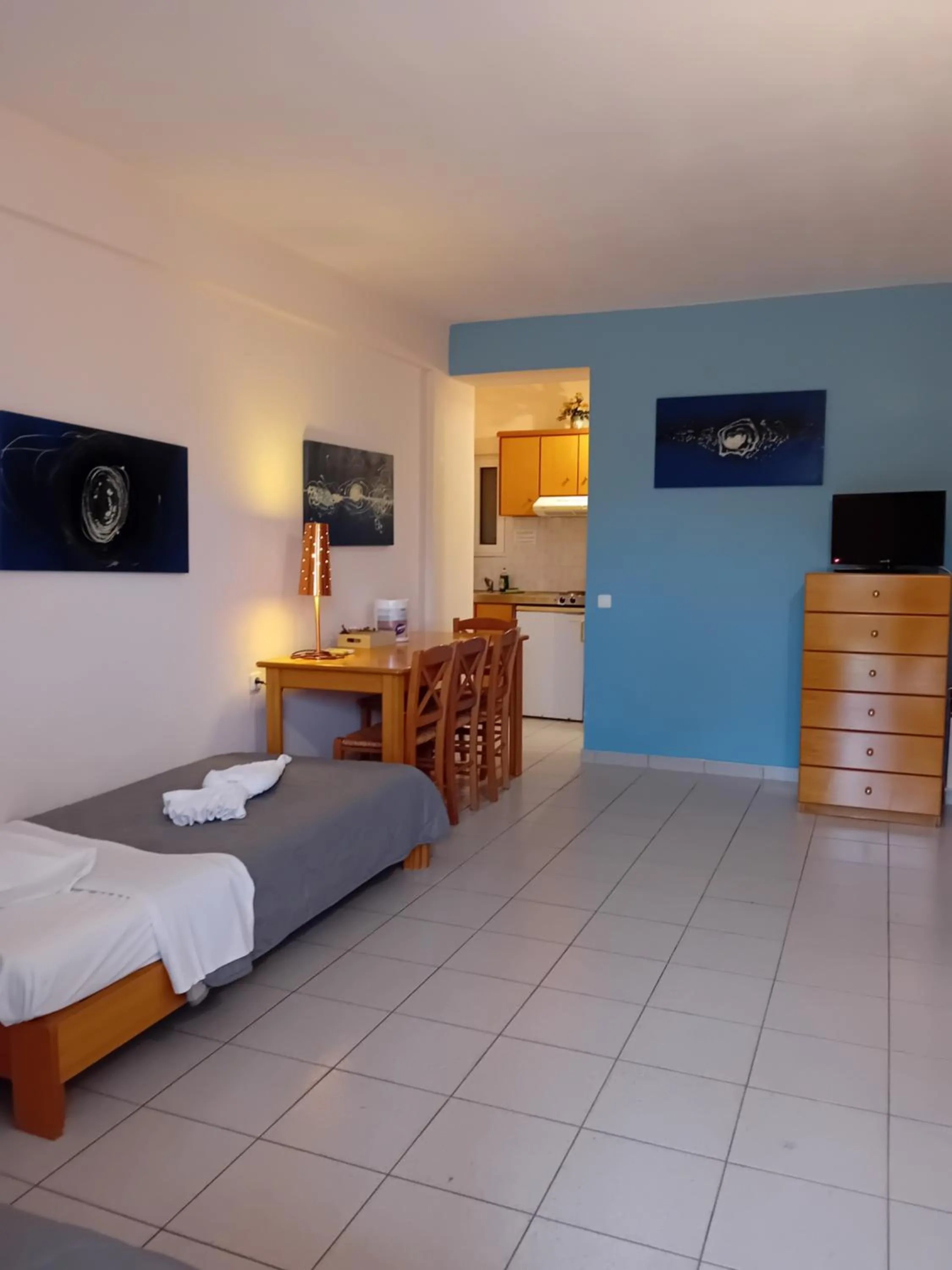 TV and multimedia in Heliotopos Apartments