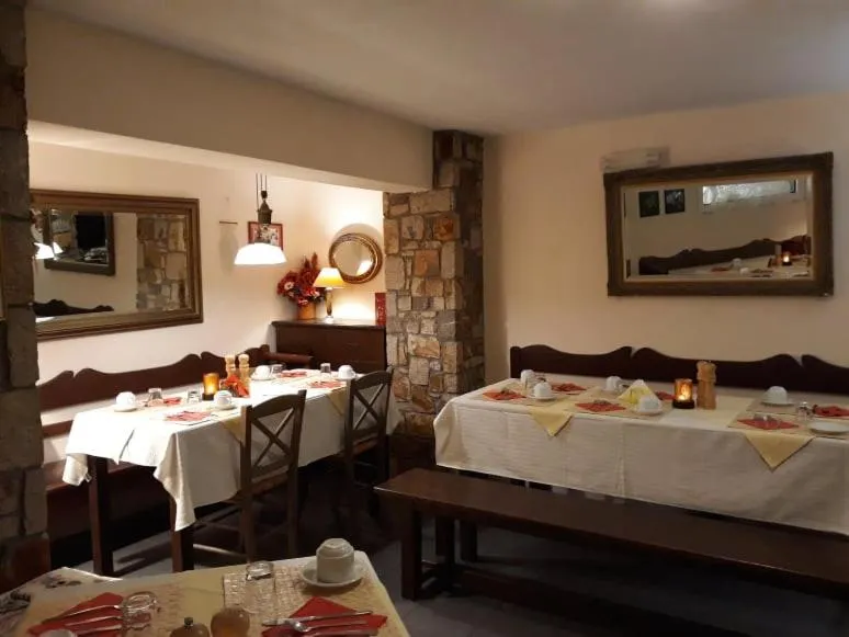 Dining area in Heliotopos Apartments
