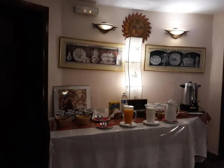 Buffet breakfast in Heliotopos Apartments