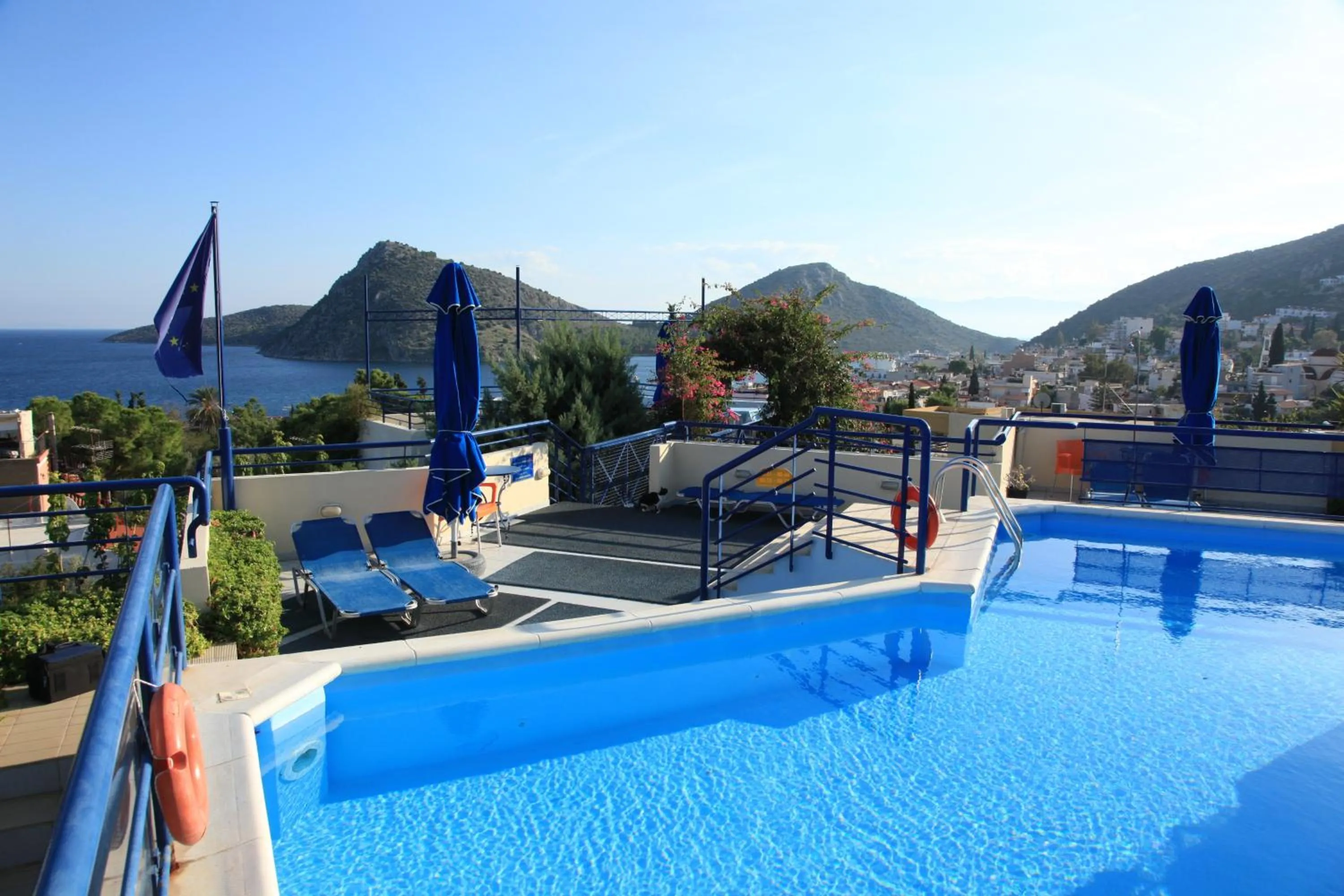 Area and facilities in Heliotopos Apartments