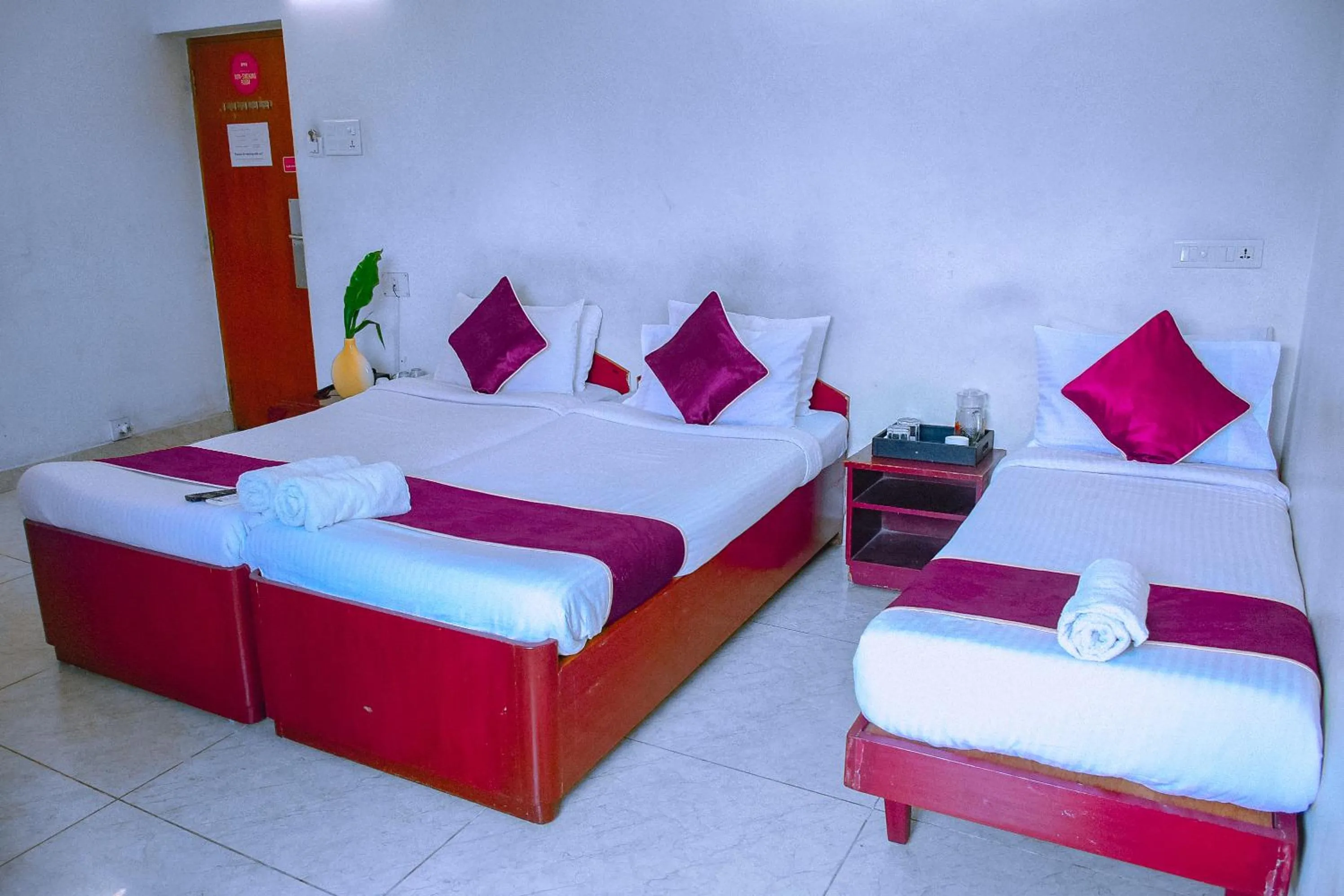 Bedroom, Bed in Naksha Tree Hotels Kishore Inn - Koyambedu