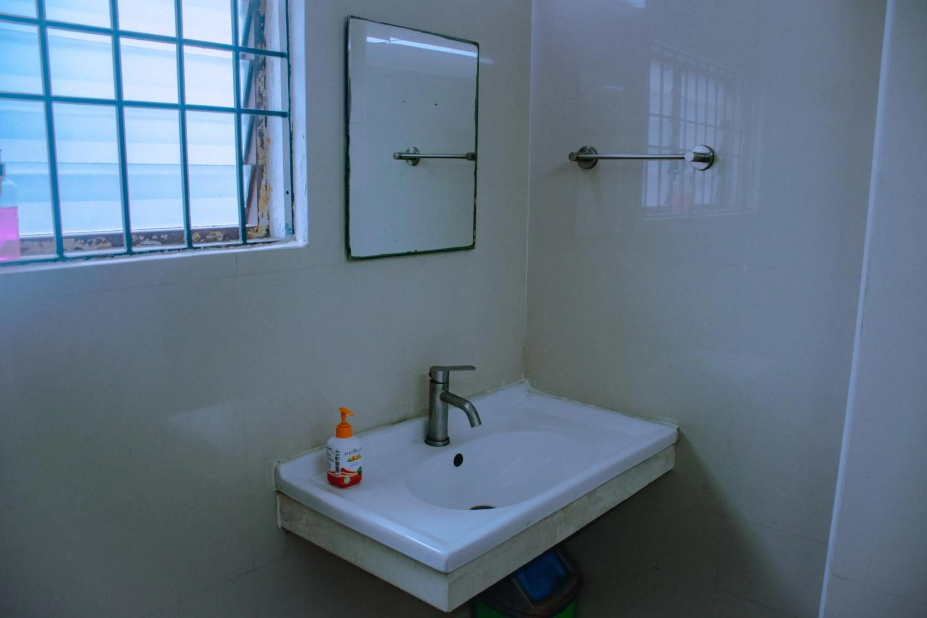 Bathroom in Naksha Tree Hotels Kishore Inn - Koyambedu