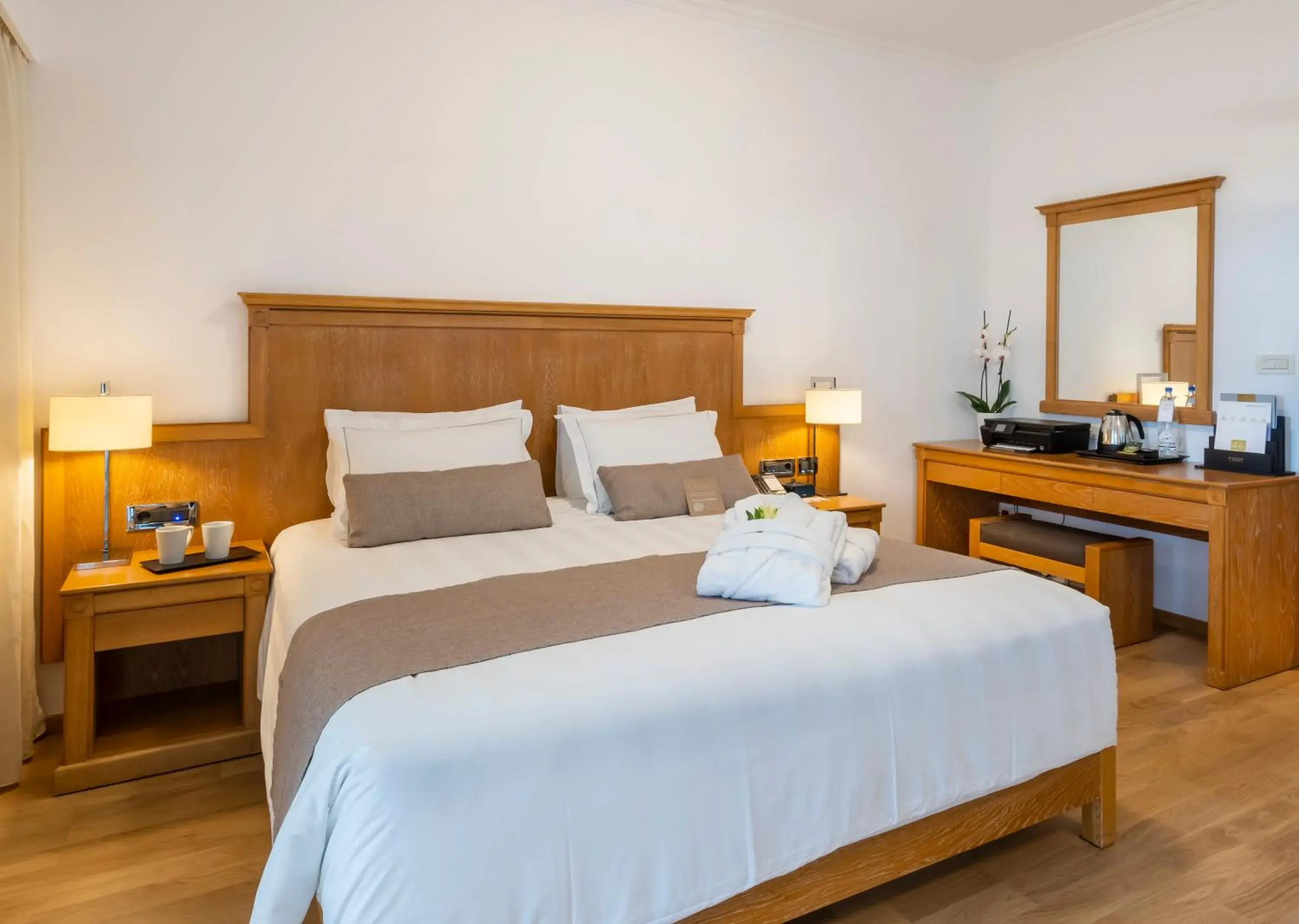 Junior Suite with Square View in Kydon The Heart City Hotel Junior Suite with Square View in Kydon The Heart City Hotel