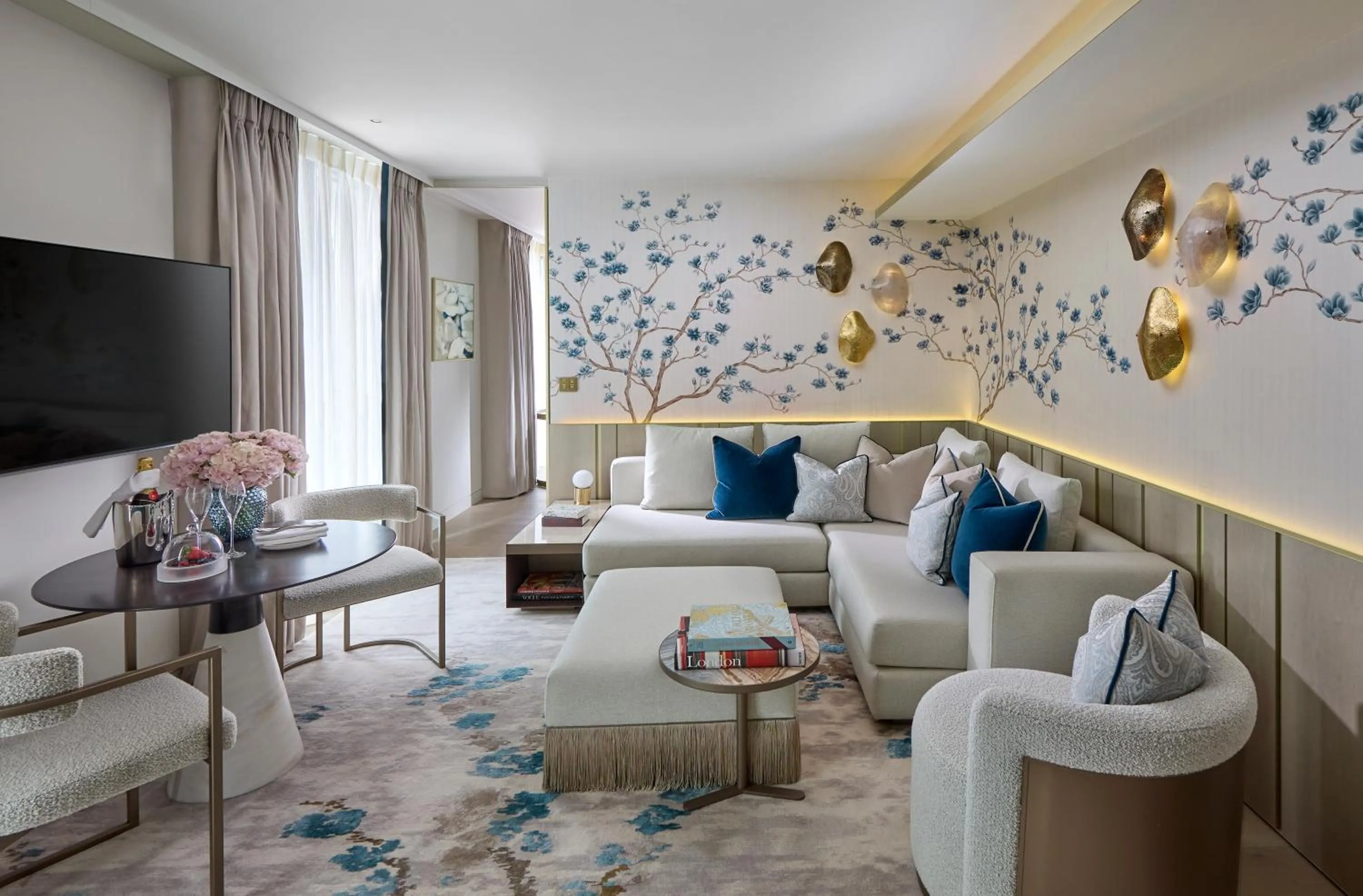 Living room in Mandarin Oriental Mayfair, London