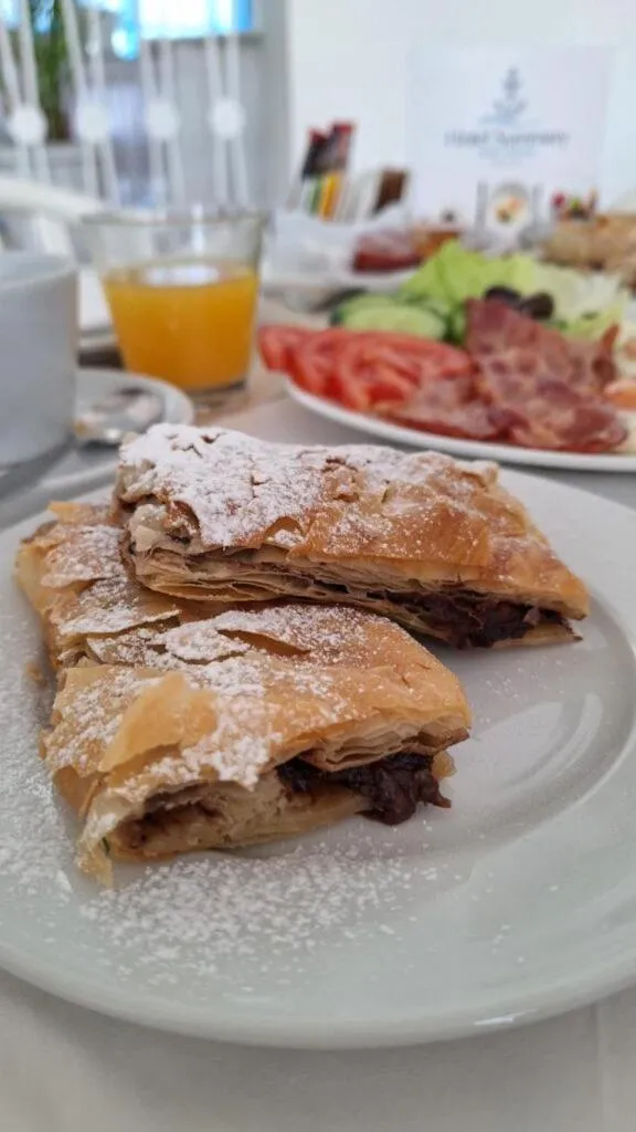 Breakfast in Hotel Summery