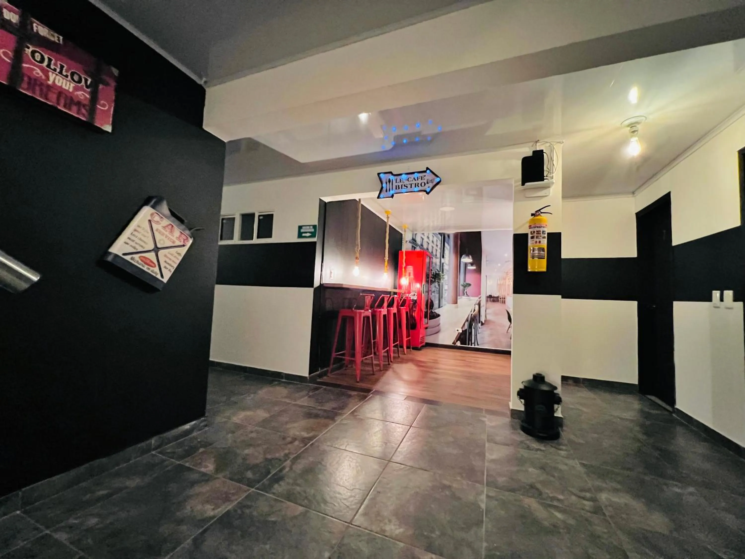 AW Hotel Ariston Airport