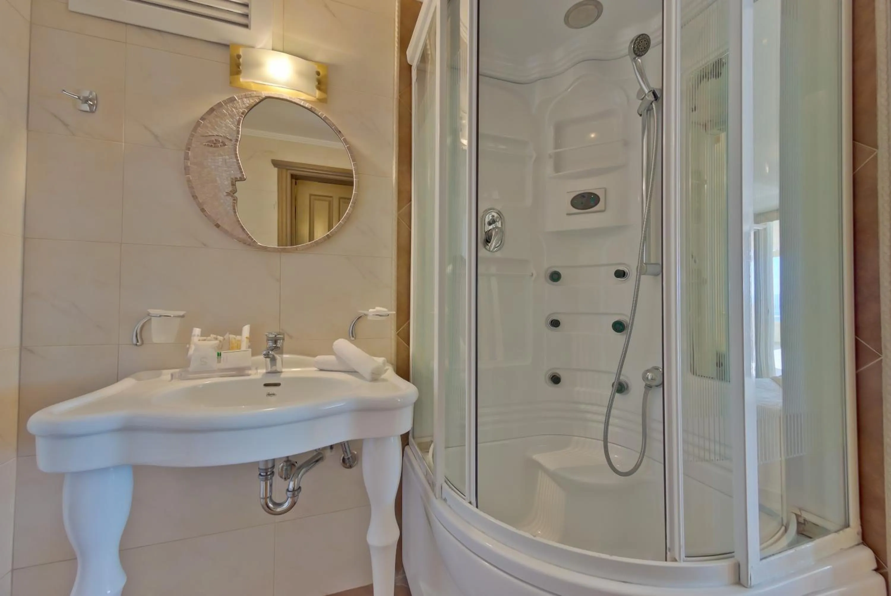 Shower in Palmariva Beach Hotel