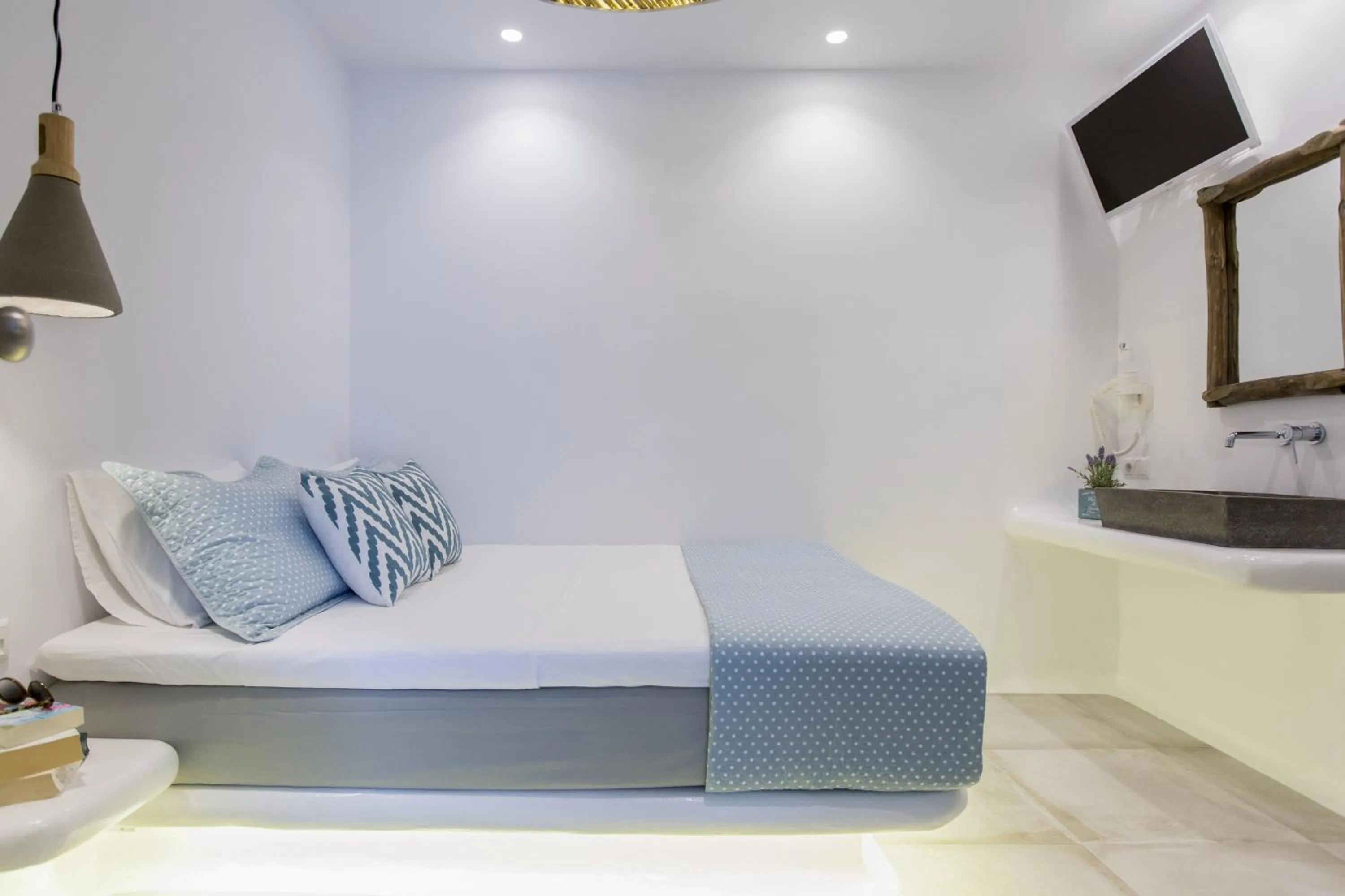 Photo of the whole room, Bed in Korali Palace