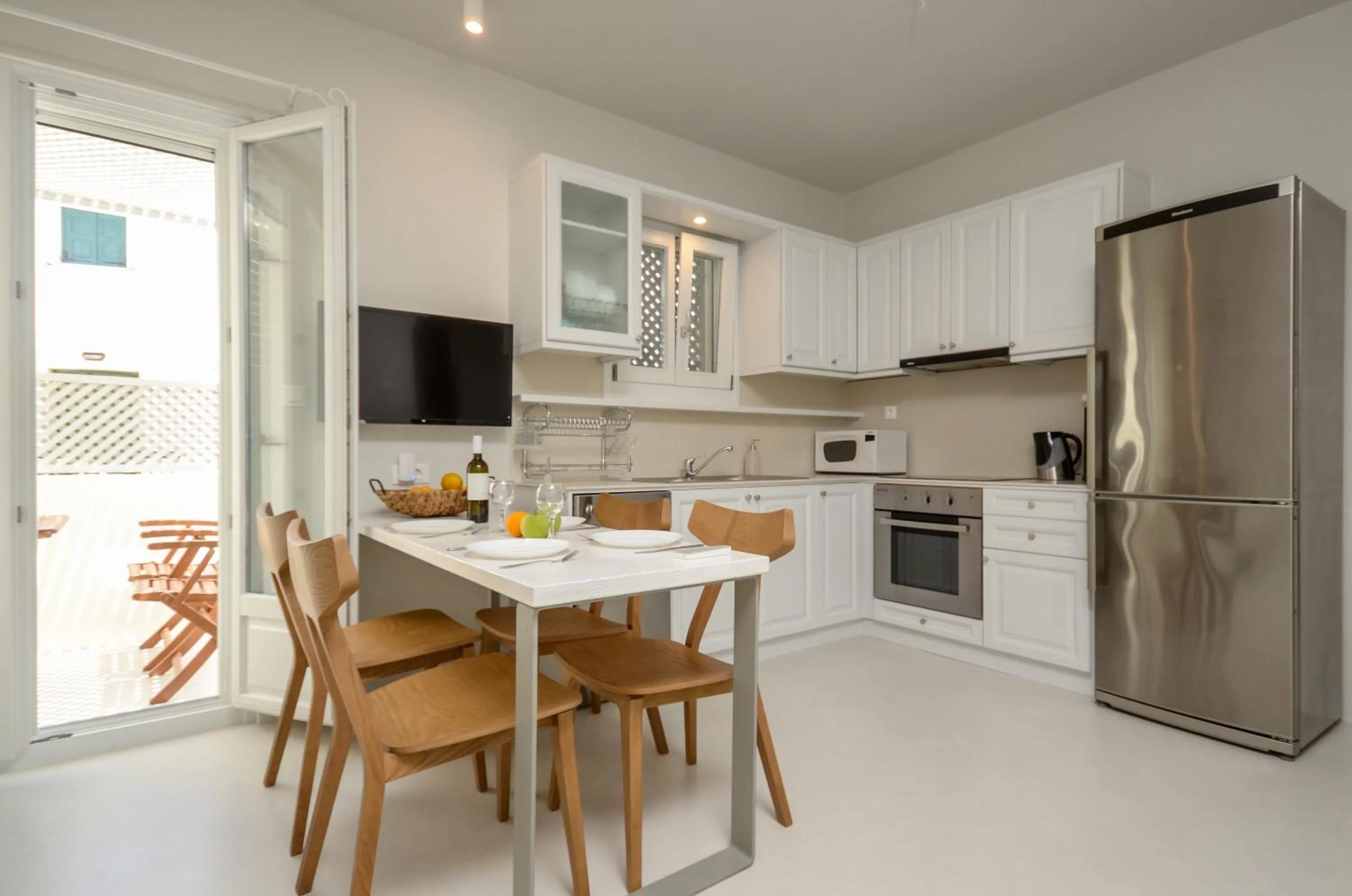 TV and multimedia in Antony Suites (Adults Only)