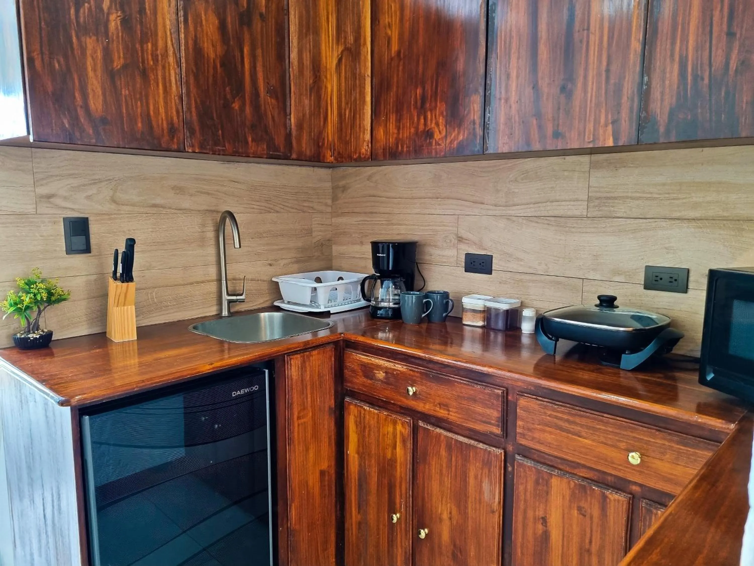 Coffee/tea facilities in 714 Studios