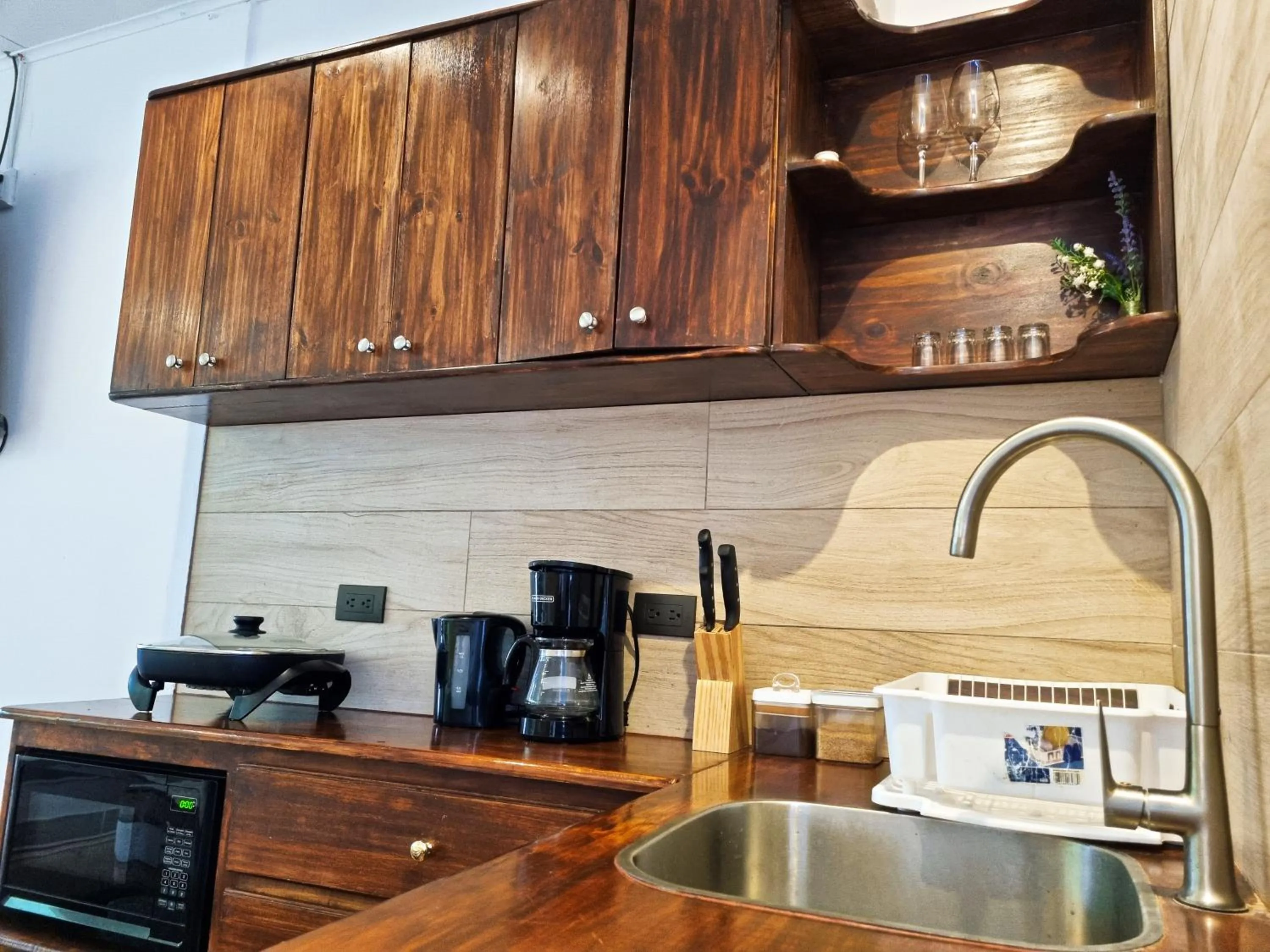 Coffee/tea facilities in 714 Studios