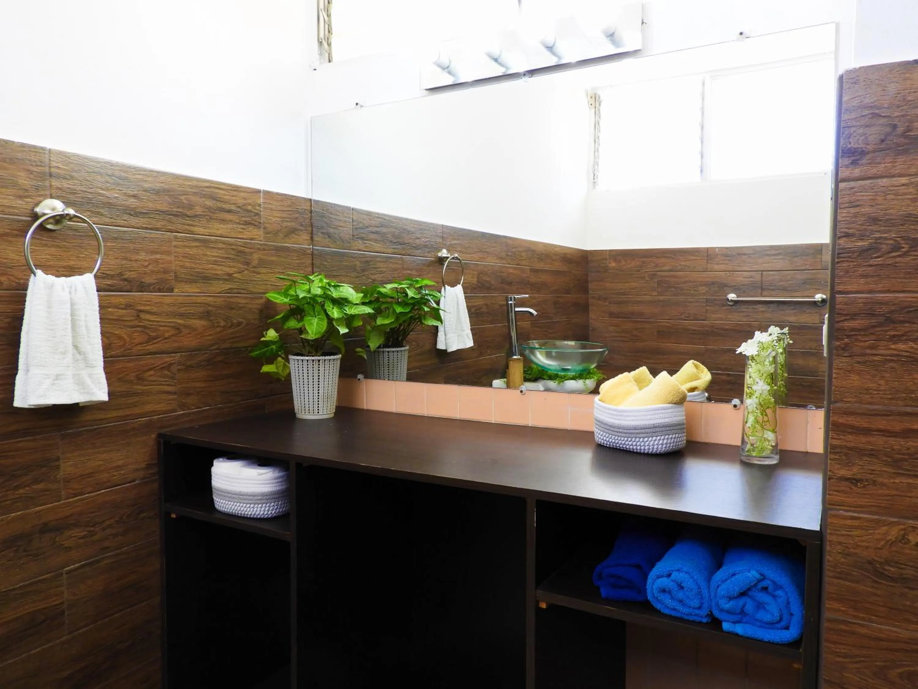 Bathroom in 714 Studios