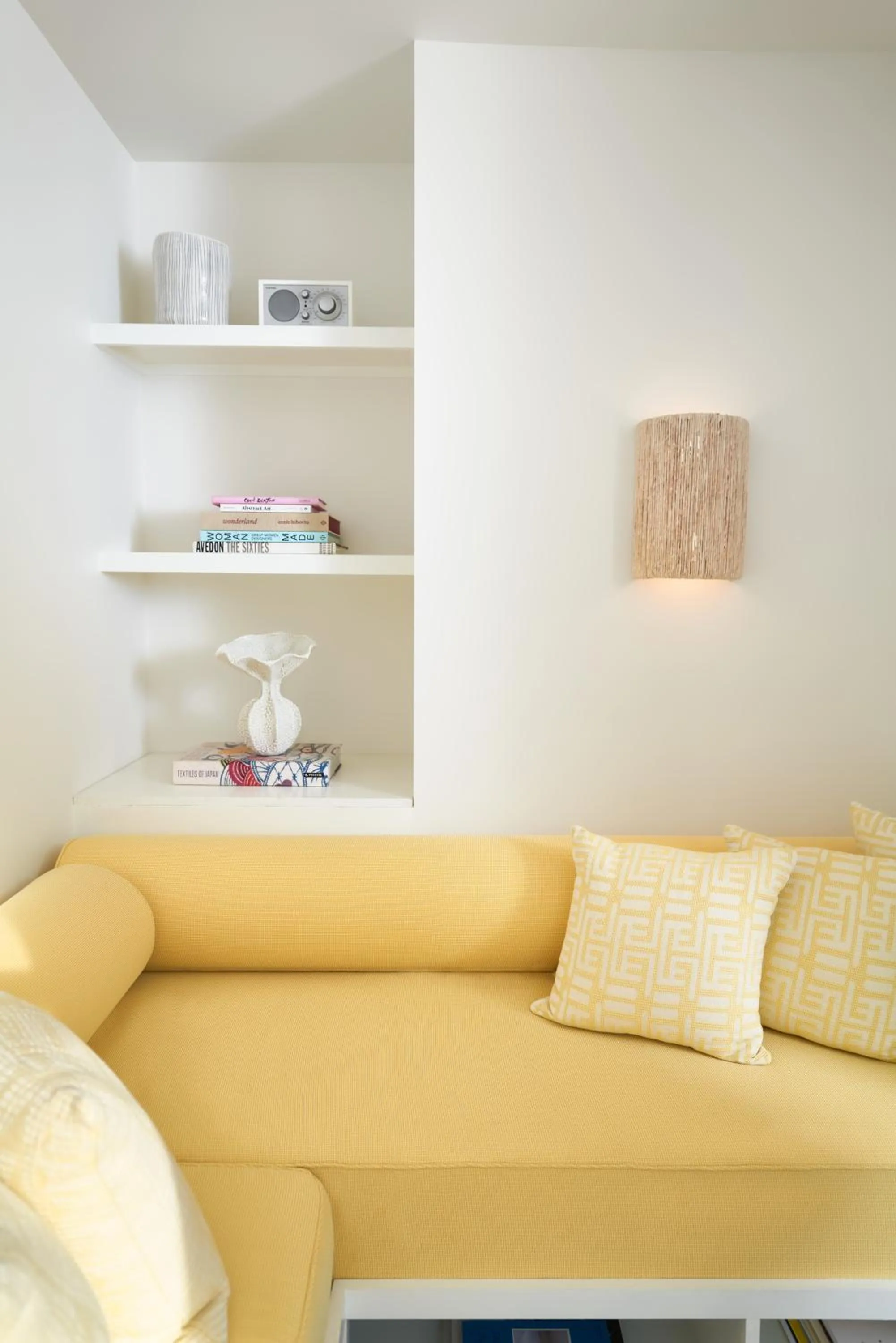 Library in Silver Sands Motel & Beach Bungalows