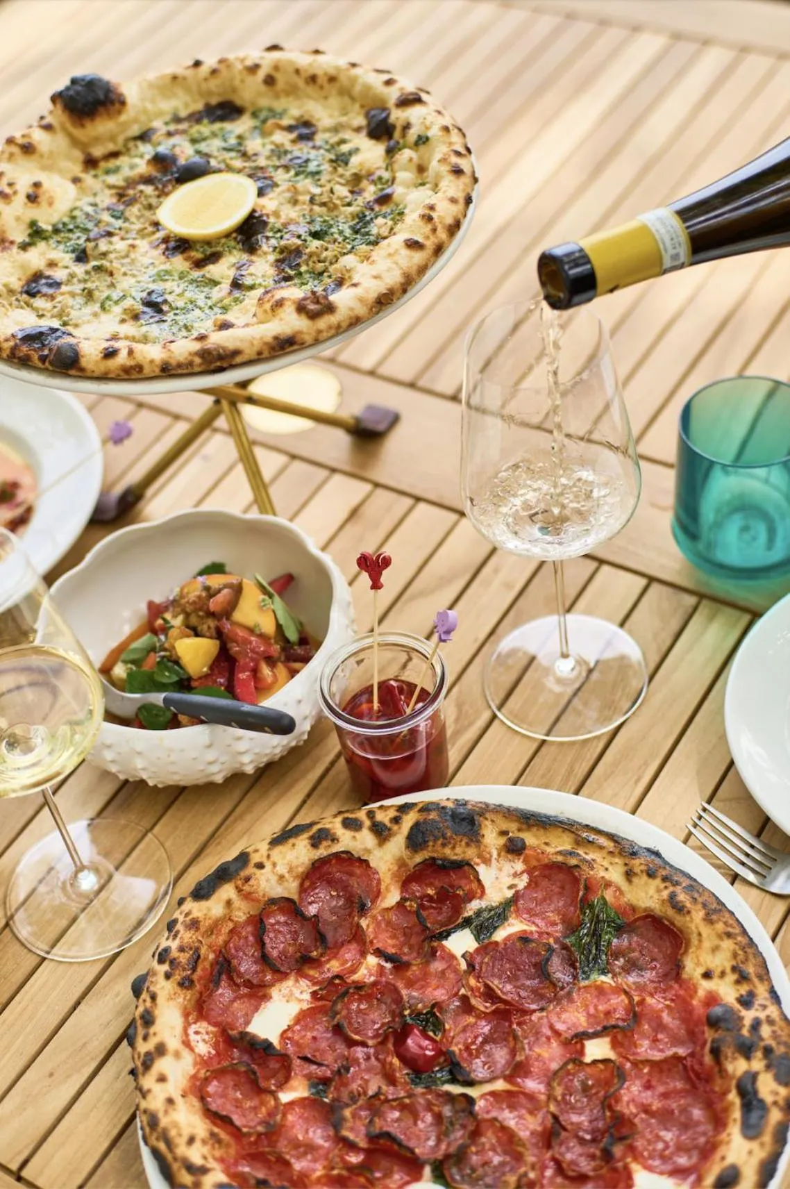 Restaurant/places to eat in Silver Sands Motel & Beach Bungalows