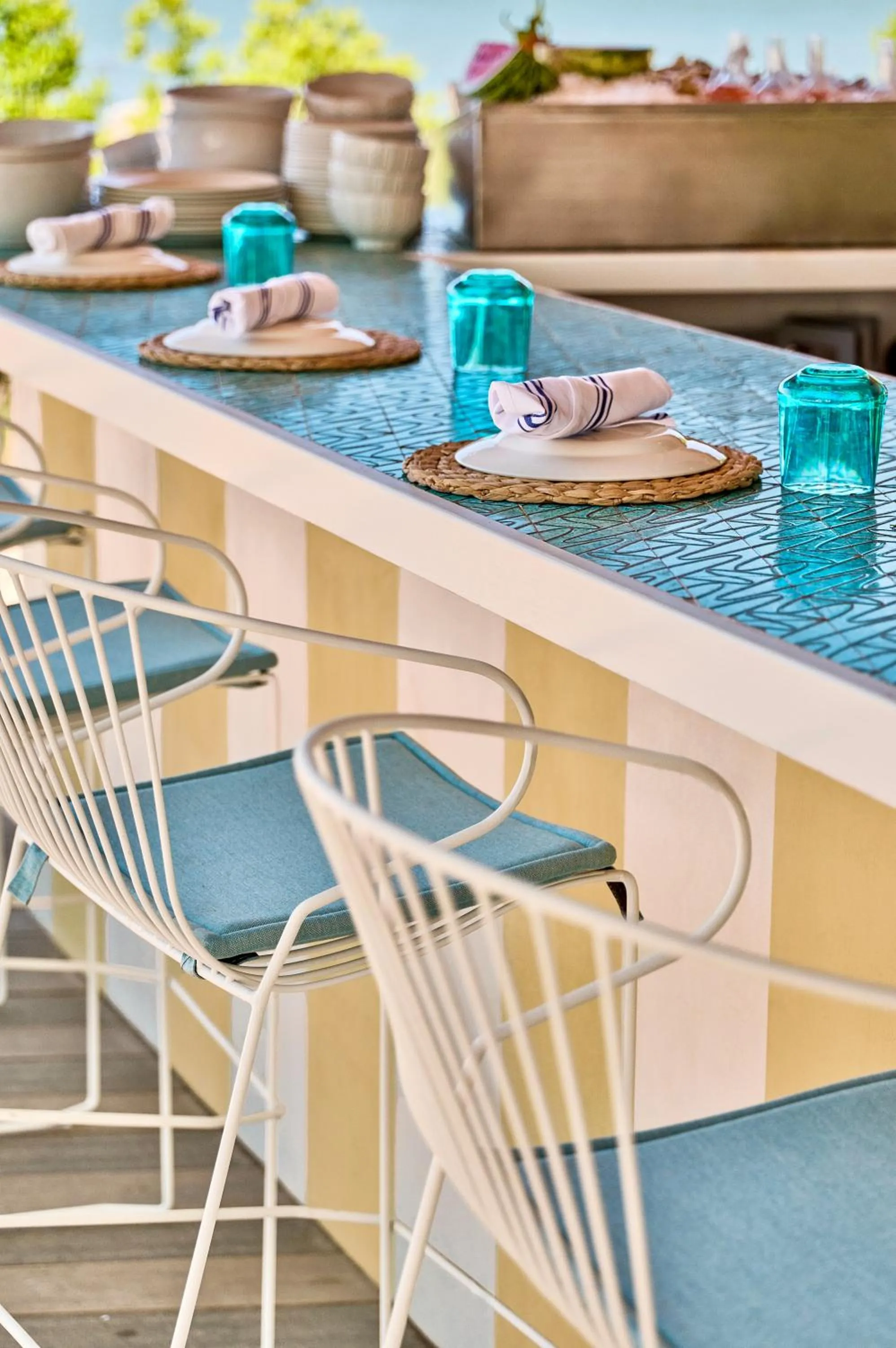 Restaurant/places to eat in Silver Sands Motel & Beach Bungalows