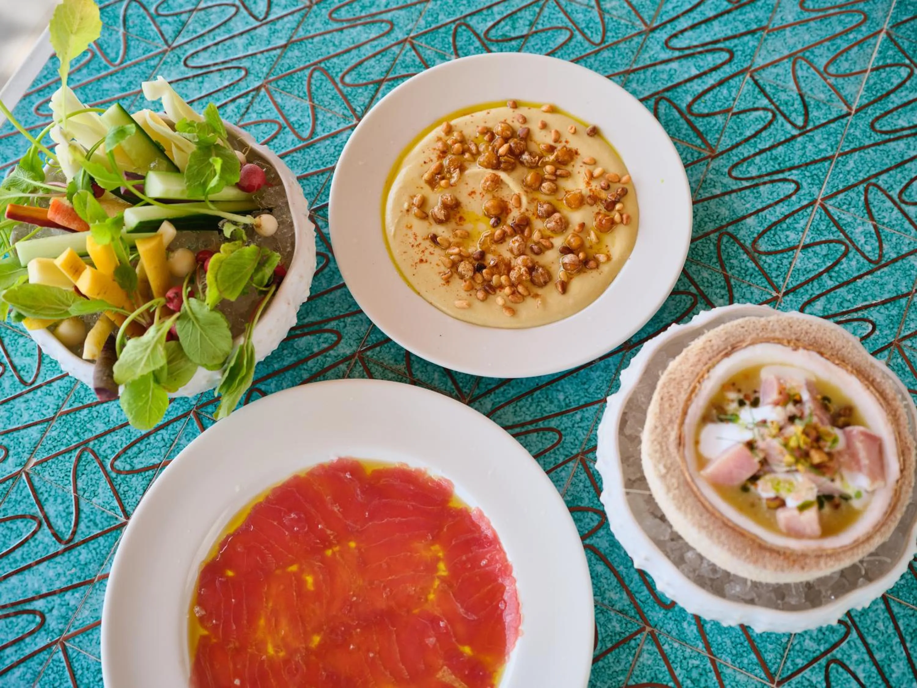 Restaurant/places to eat in Silver Sands Motel & Beach Bungalows