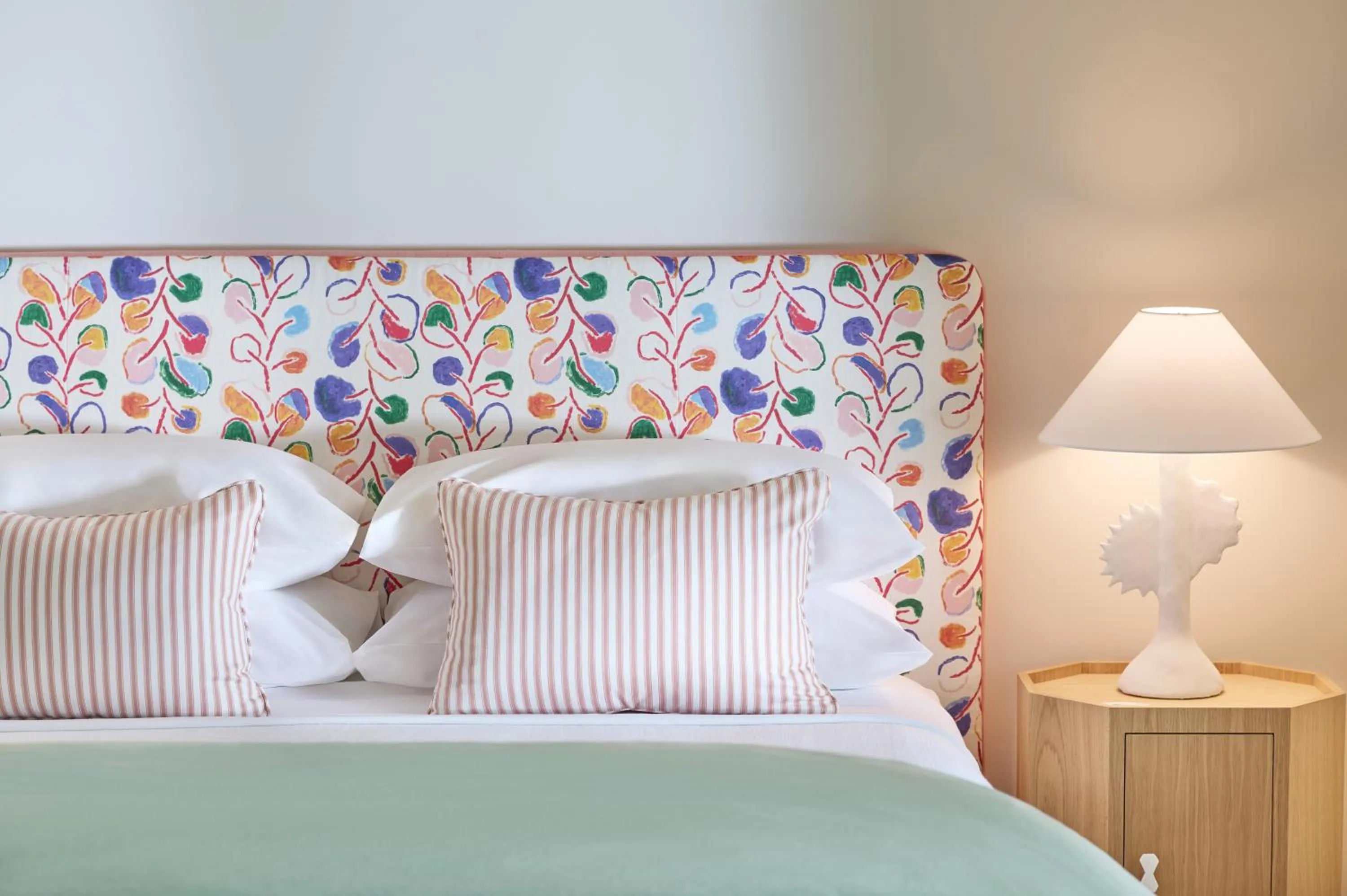 Bed in Silver Sands Motel & Beach Bungalows