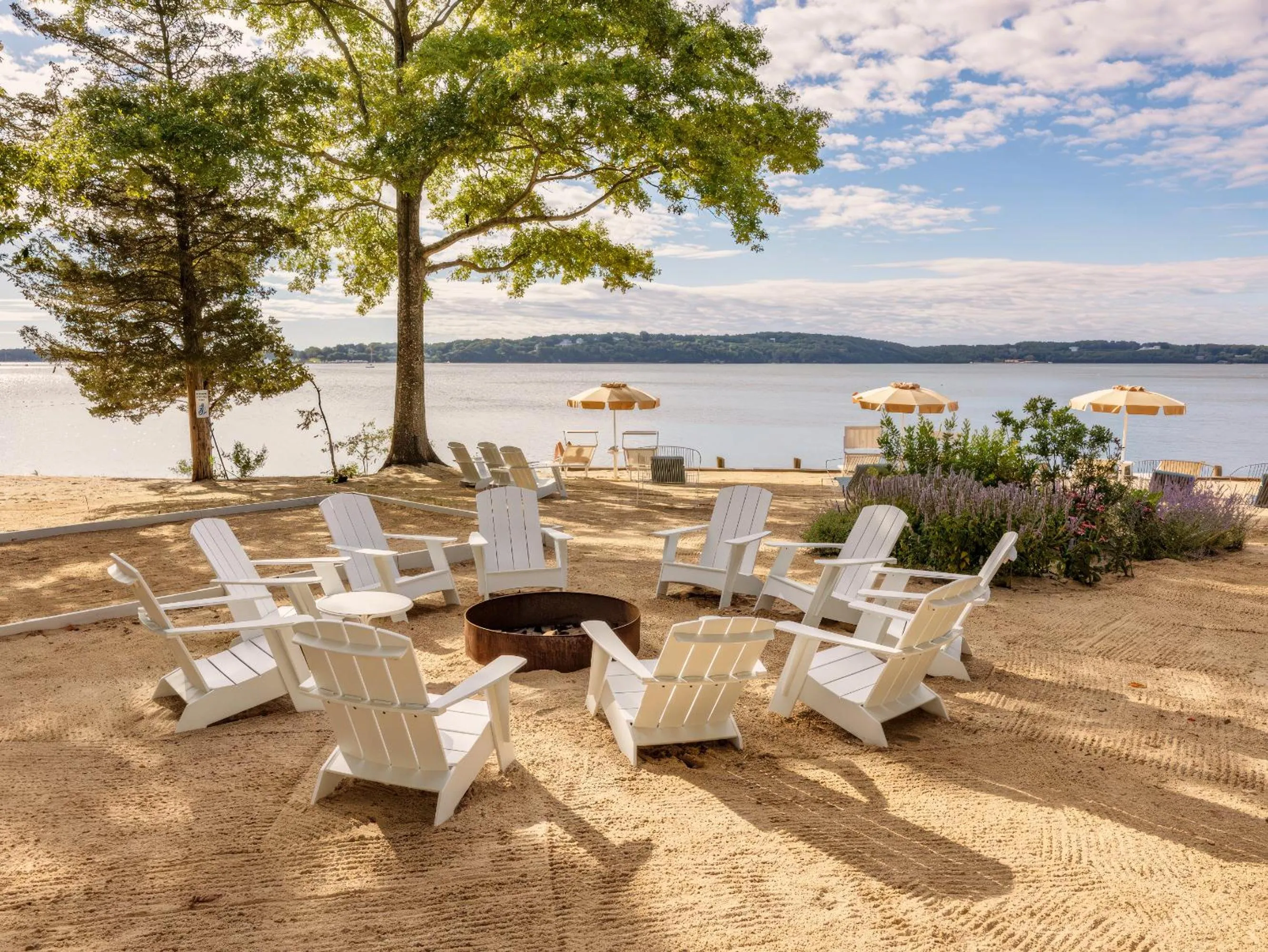 Beach in Silver Sands Motel & Beach Bungalows