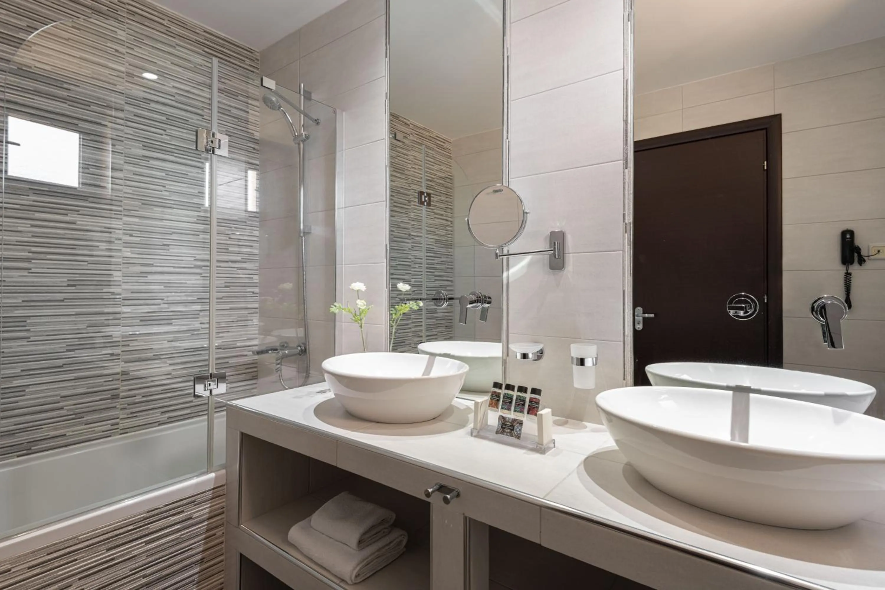 Bathroom in Blue Bay Halkidiki - Adults Only