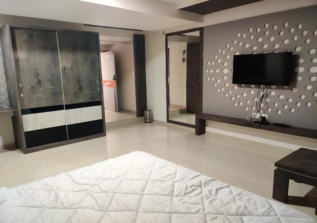 TV and multimedia in The Grand Takshak Hotel