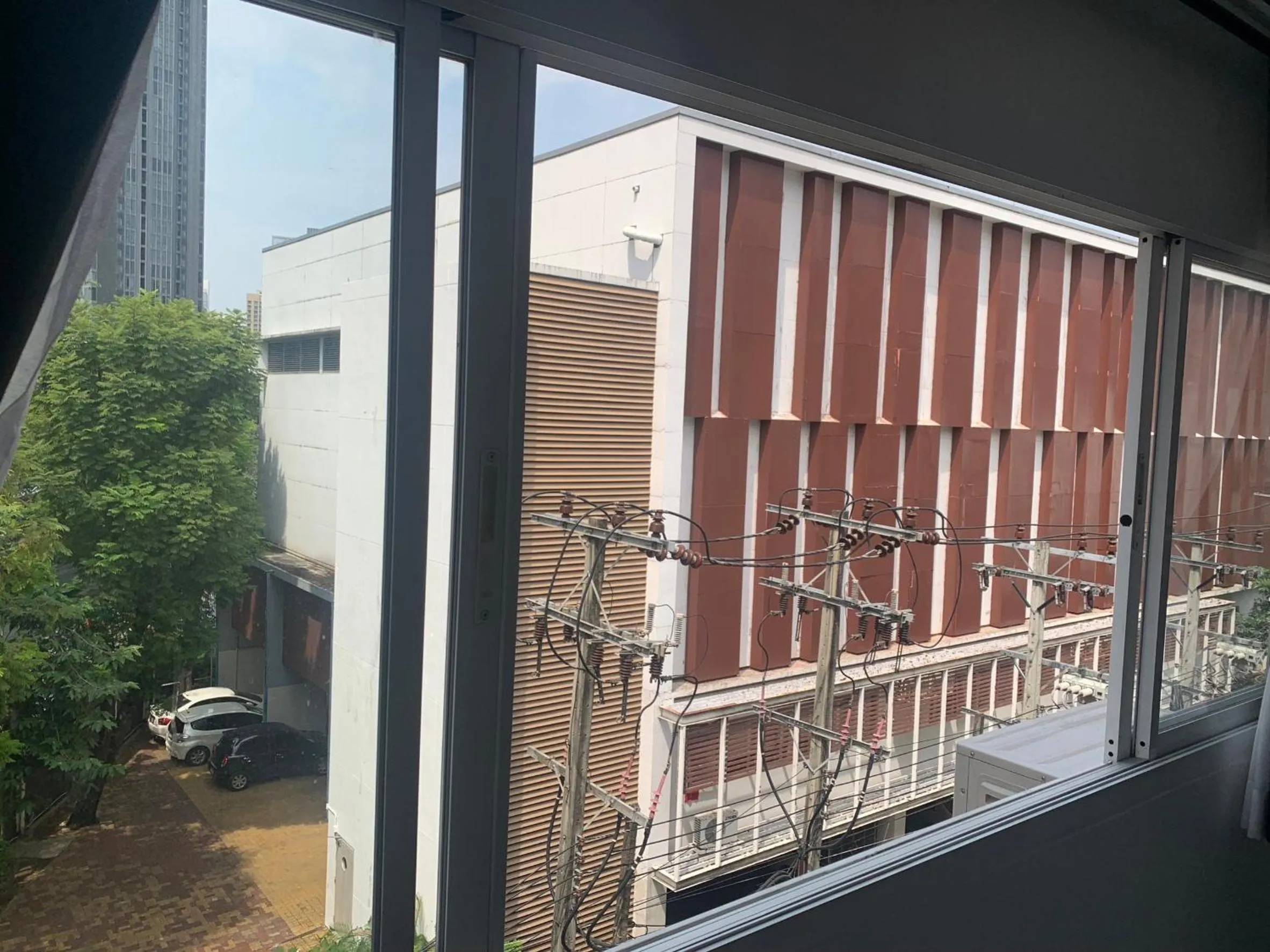 Day in Thonglor Suites Hotel