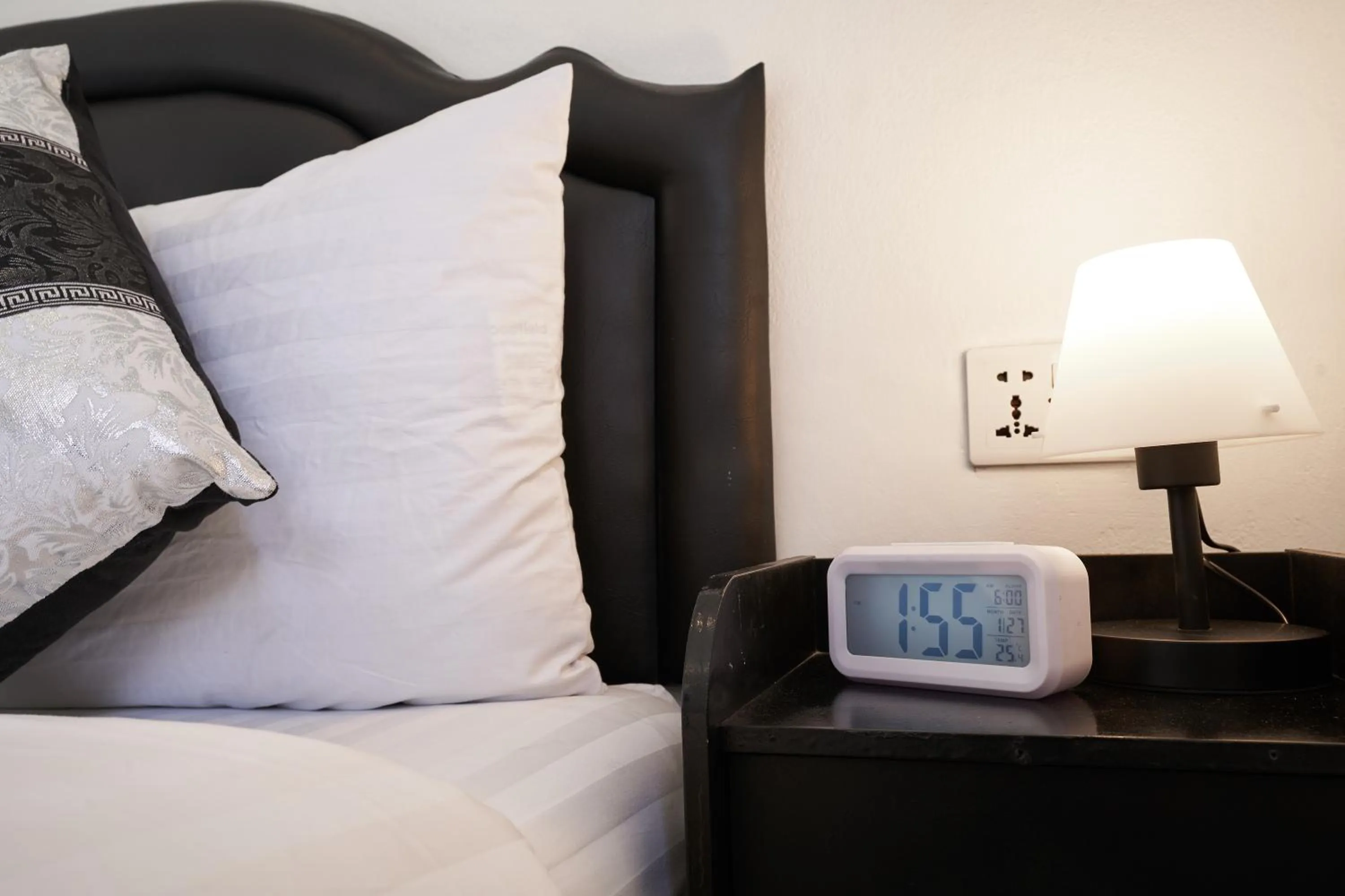 Bedroom, Bed in Thonglor Suites Hotel