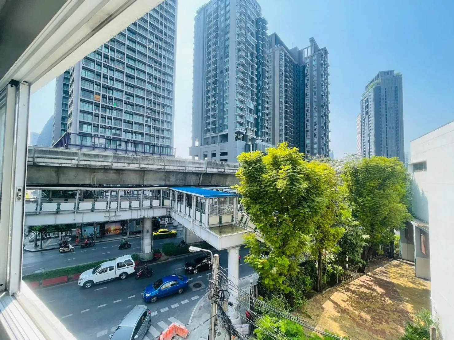 Day in Thonglor Suites Hotel