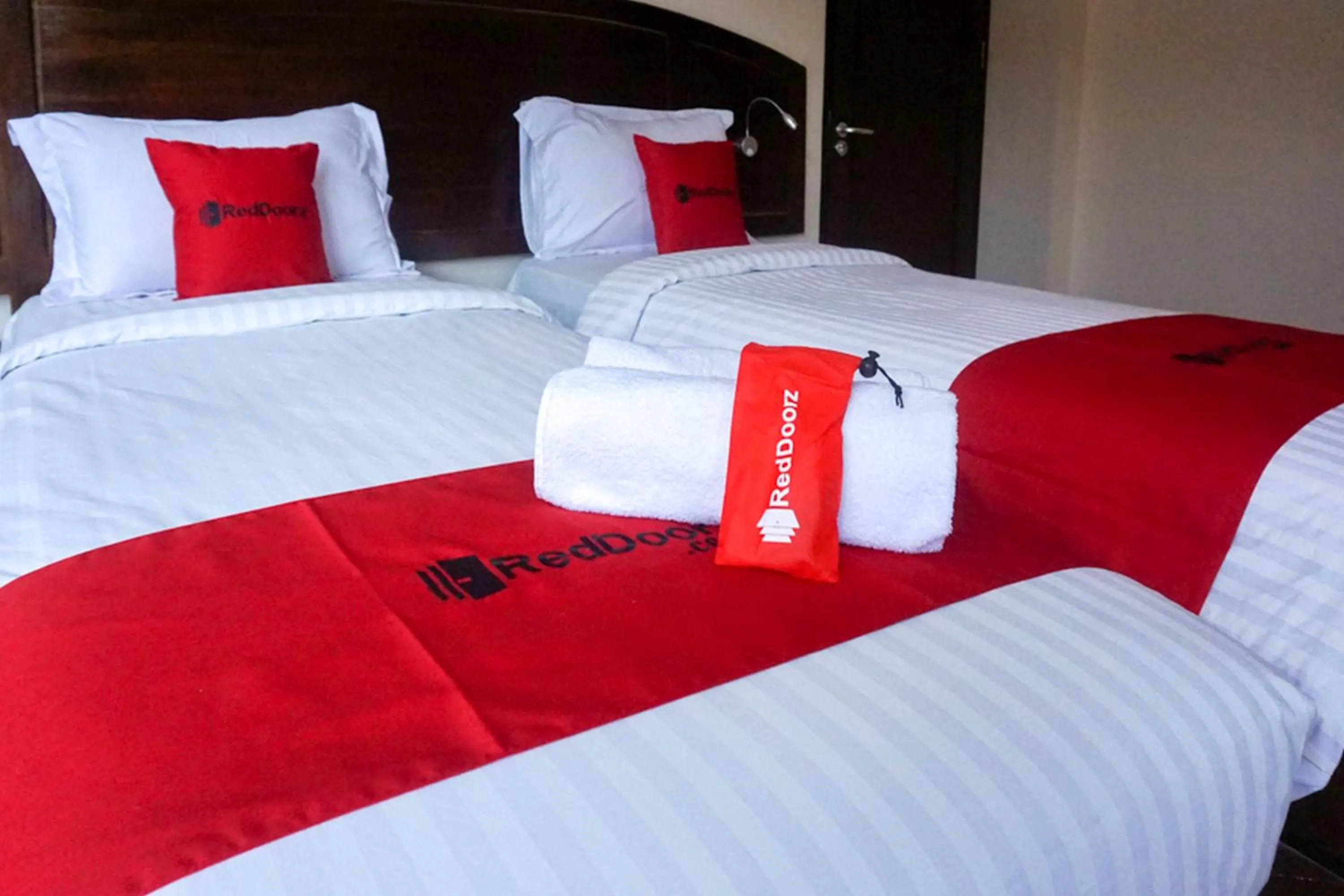 Bedroom in RedDoorz near Londa Toraja