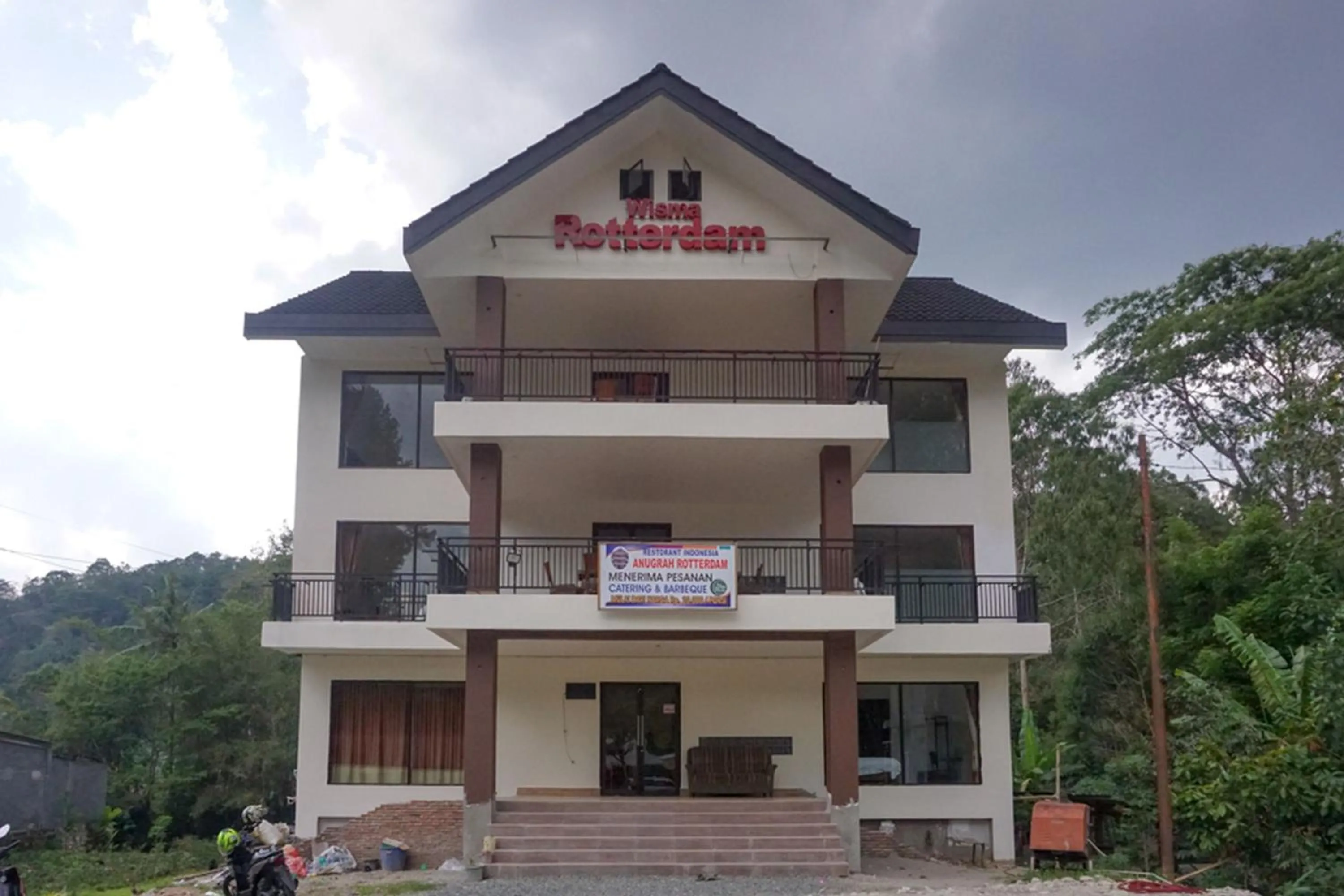 Property building in RedDoorz near Londa Toraja