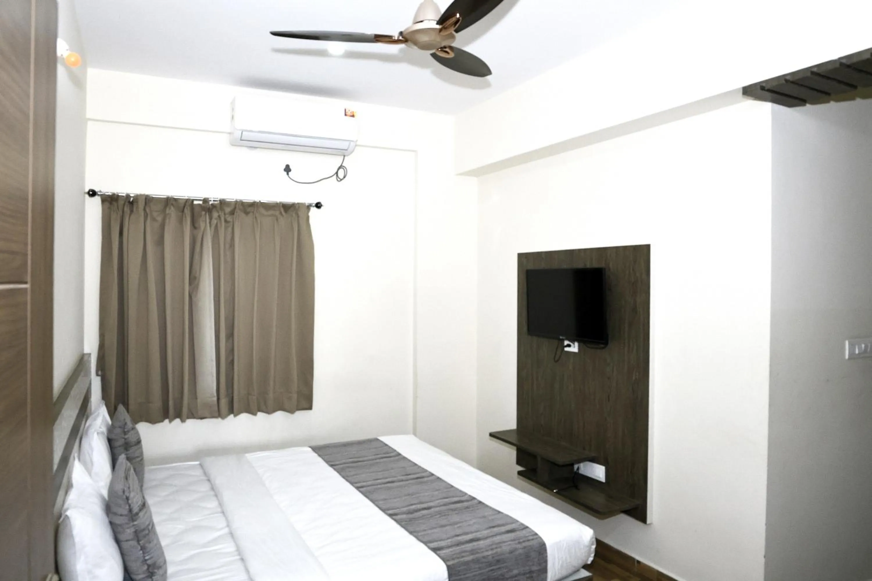 Bed in Hotel JP Grand