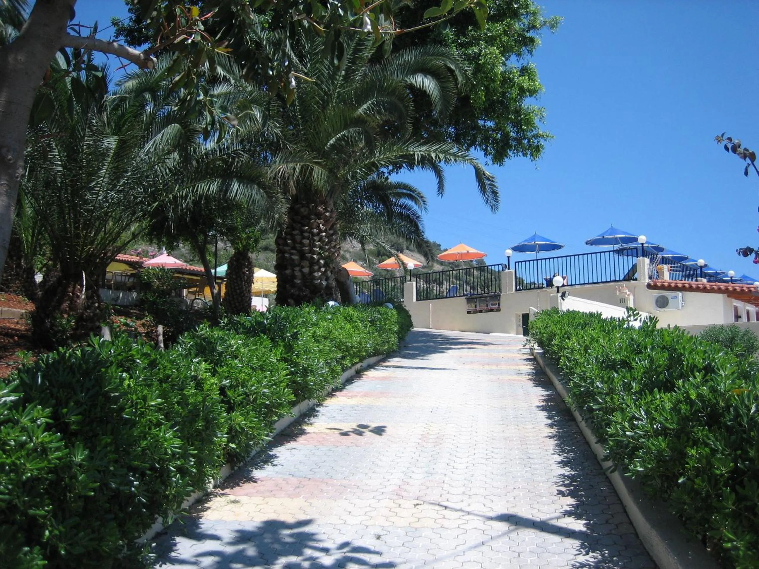 Garden in Mariamare apts