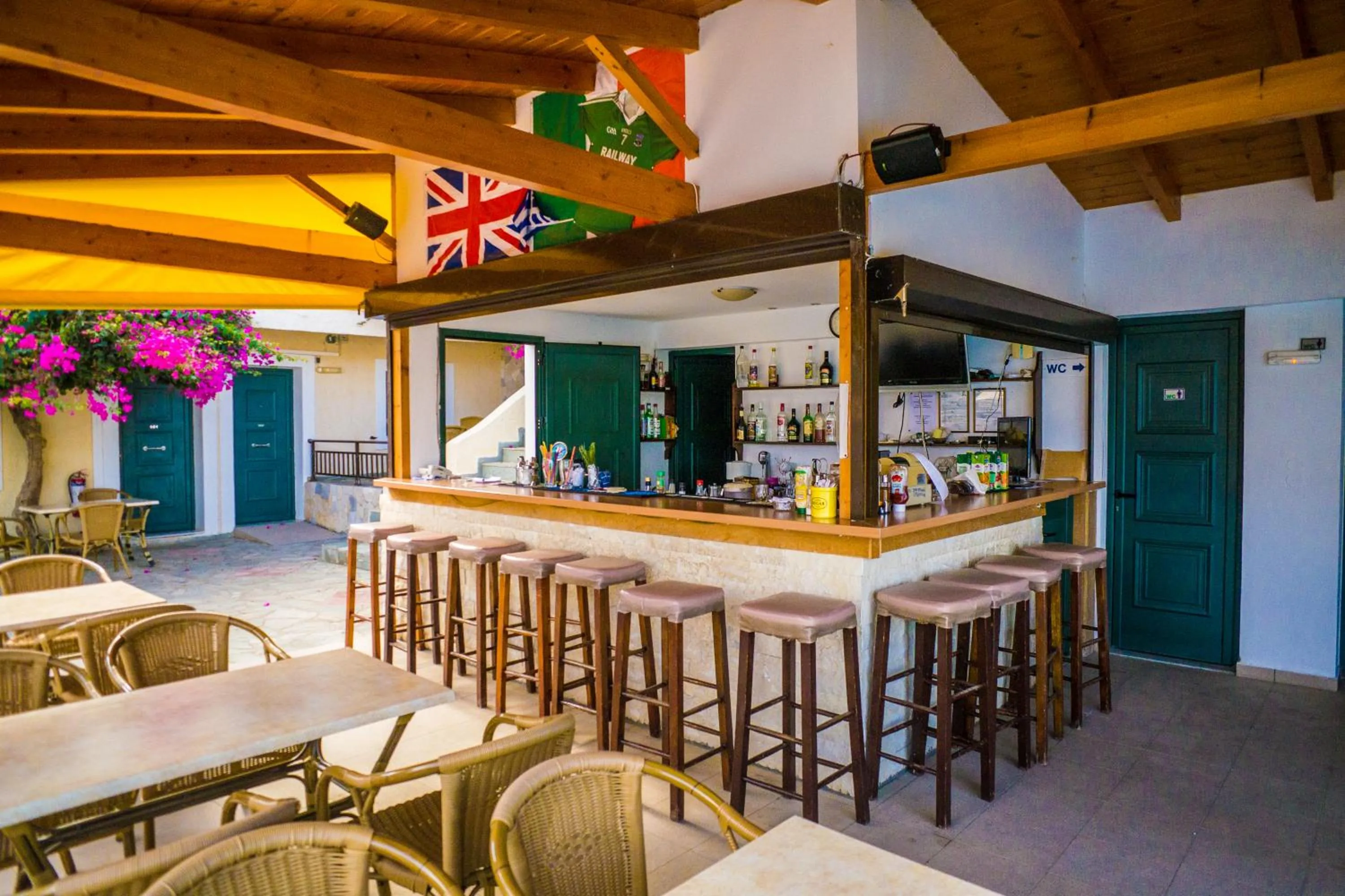 Lounge or bar in Mariamare apts