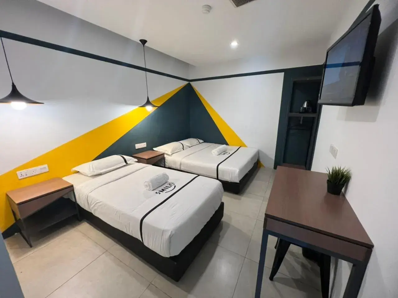 Triple Room in Smile Hotel Cheras Sri Permaisuri Triple Room in Smile Hotel Cheras Sri Permaisuri