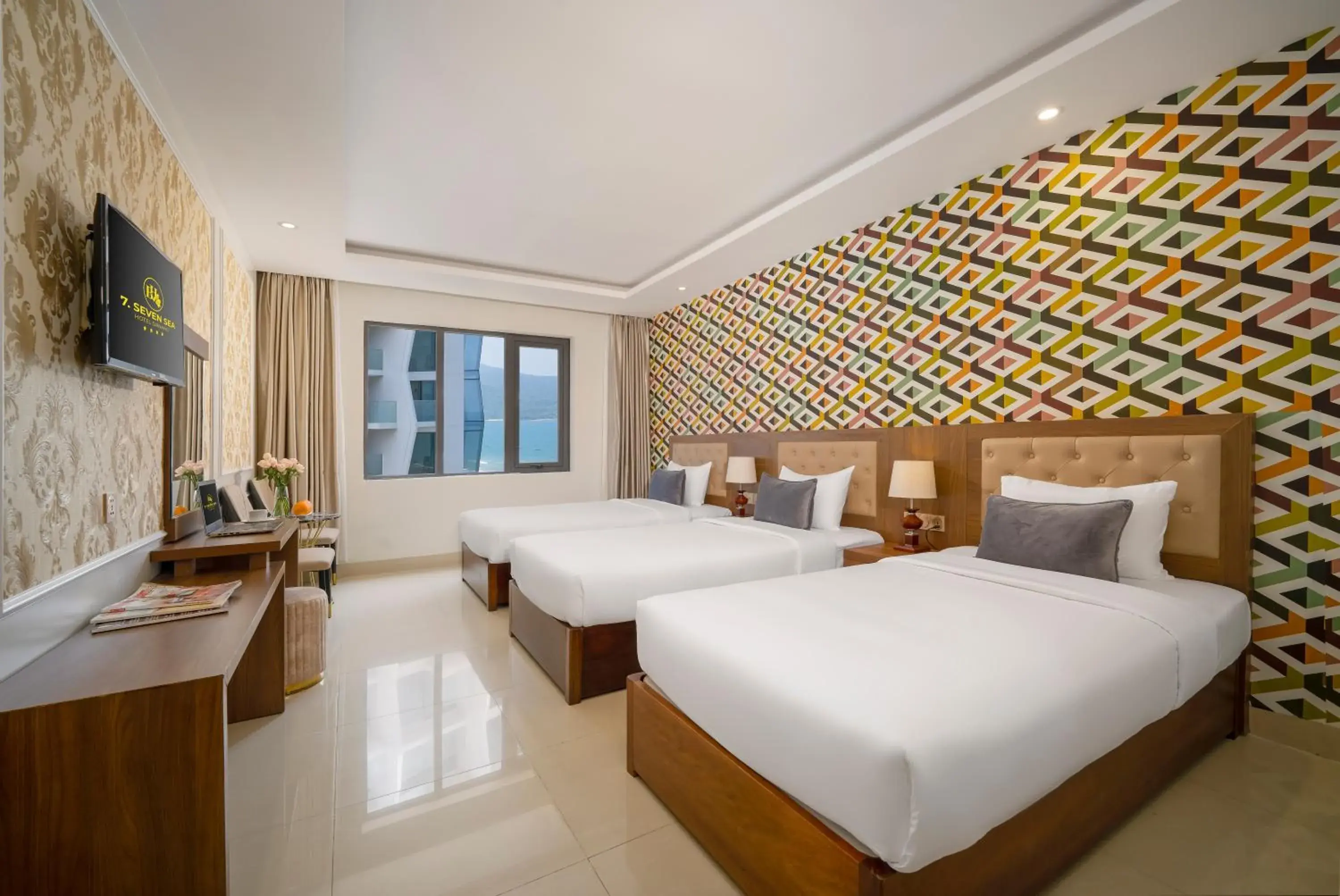 Deluxe Triple Room in 7 Seven Sea Hotel Deluxe Triple Room in 7 Seven Sea Hotel