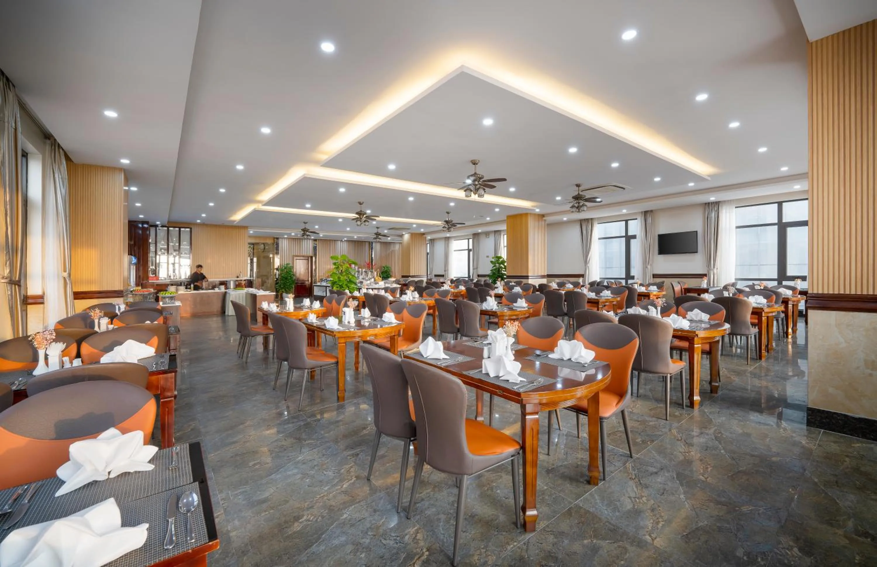 Restaurant/places to eat in 7 Seven Sea Hotel