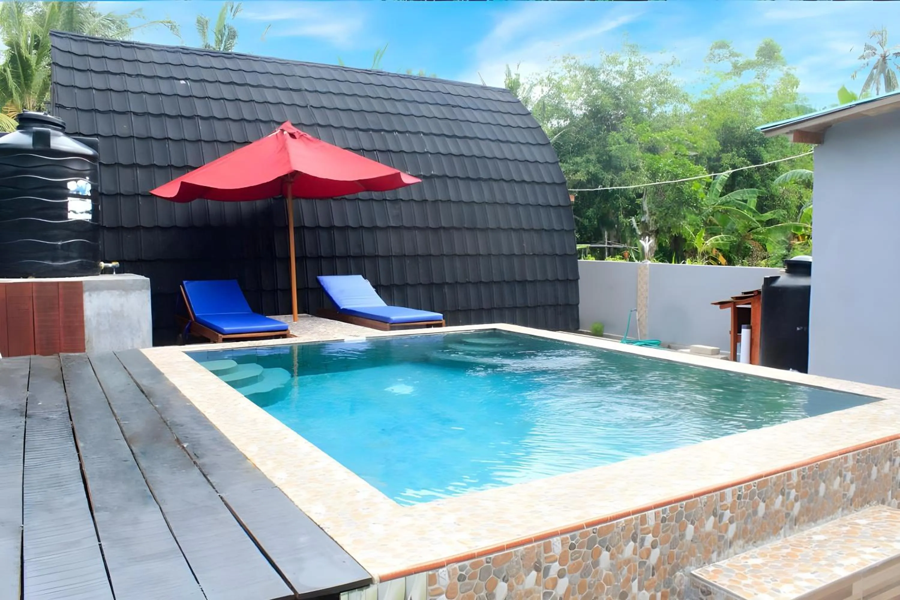 Swimming pool in Sekar Kuning Villa