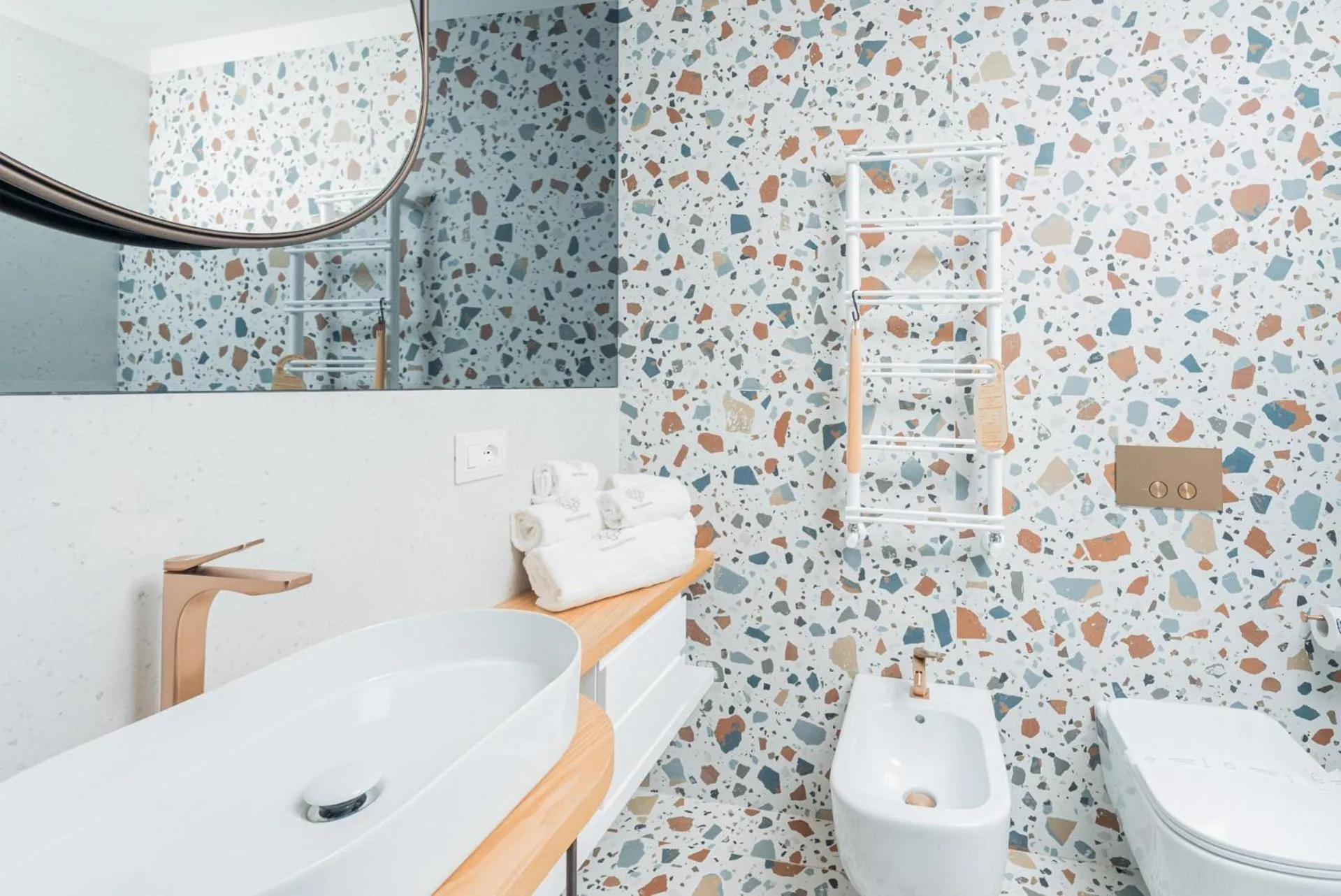 Shower in Albergo Dipinto BaccoFurore