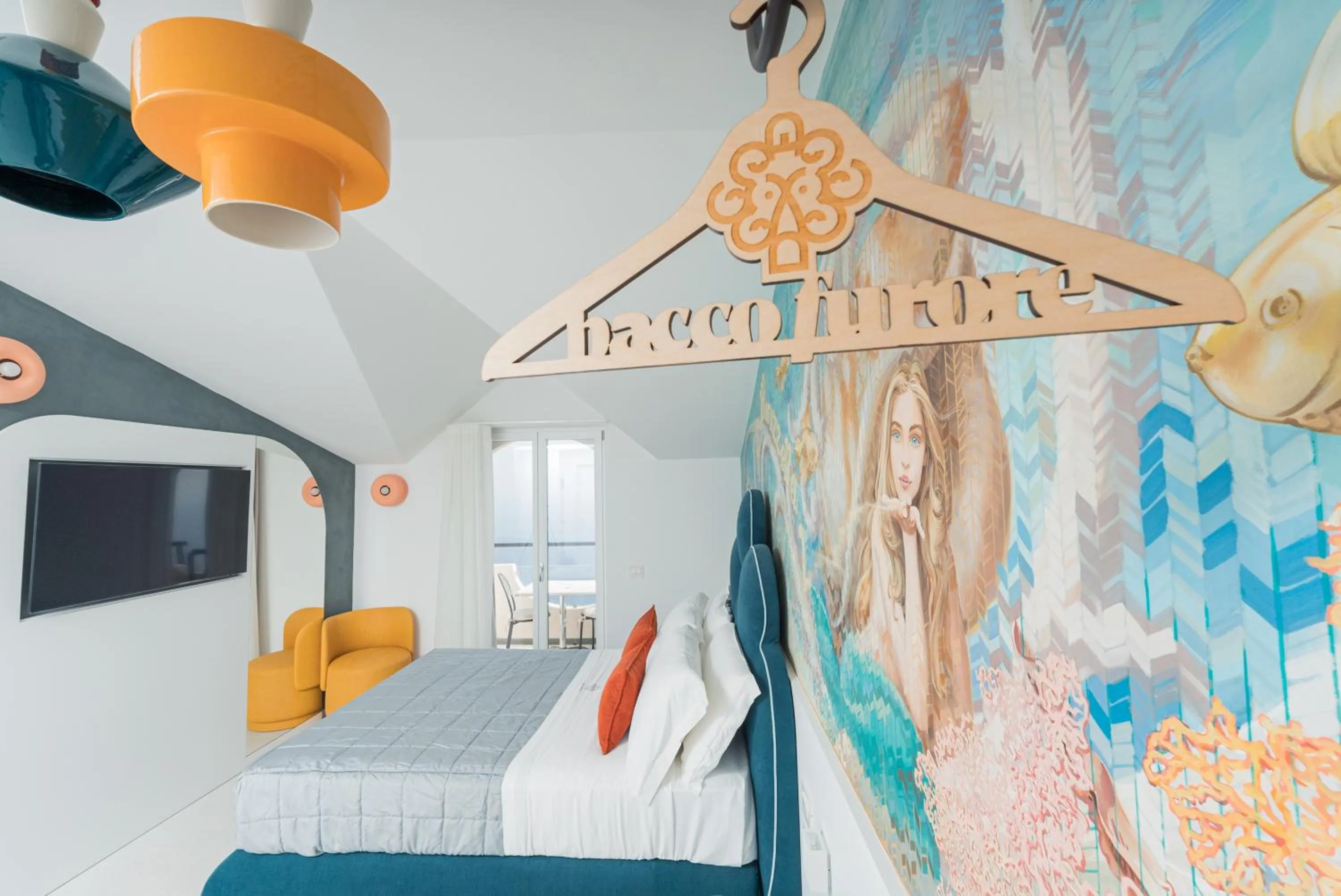 TV and multimedia, Bed in Albergo Dipinto BaccoFurore