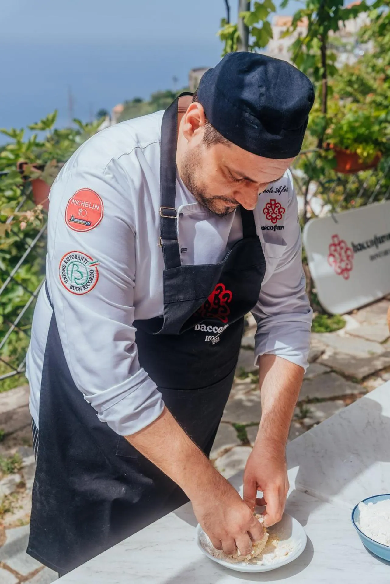 group of guests in Albergo Dipinto BaccoFurore