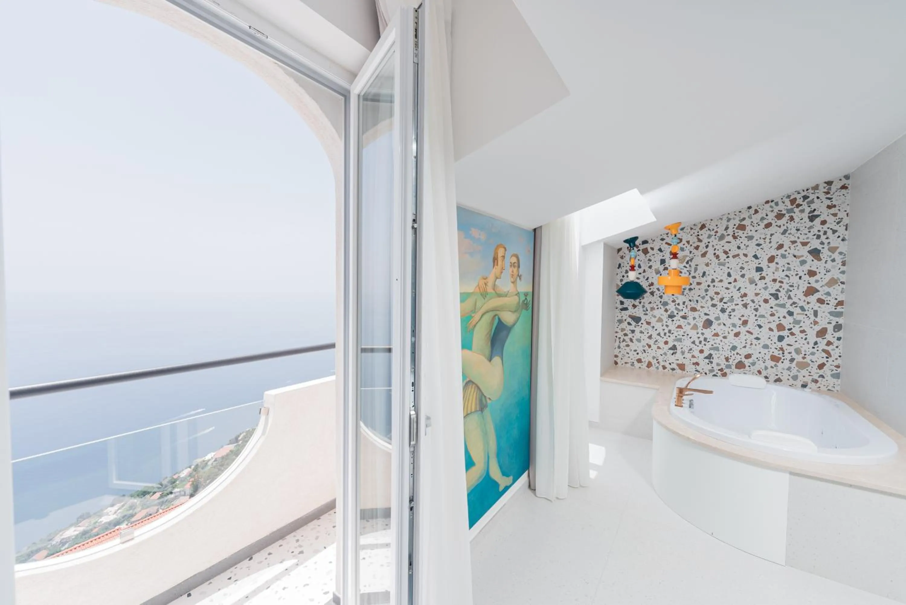 Hot Tub in Albergo Dipinto BaccoFurore